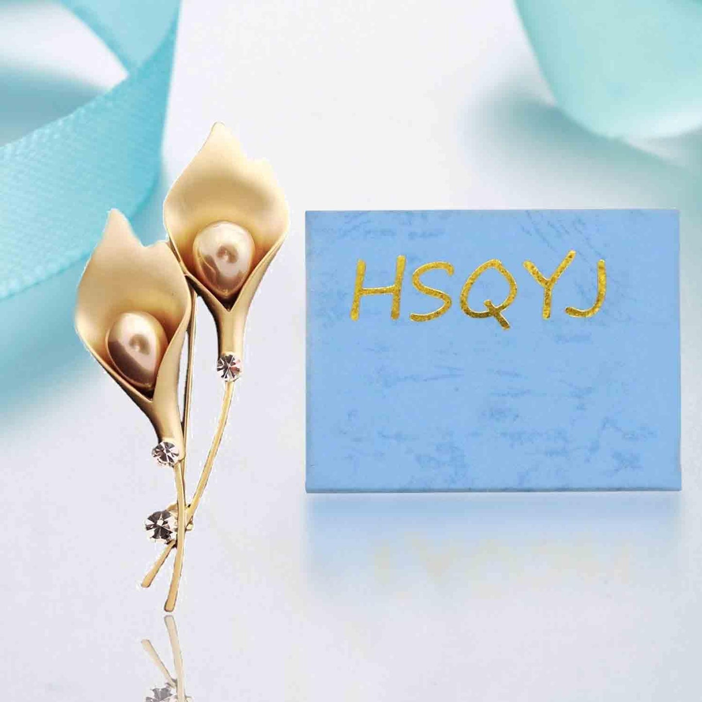 Lily Flower Crystal Brooches Pins Fashion Beautiful Created Rhinestone Pearl Floral Brooch Good Idea for Party Dance Wedding Banquet for Elegant Women Girl (Gold Lily)