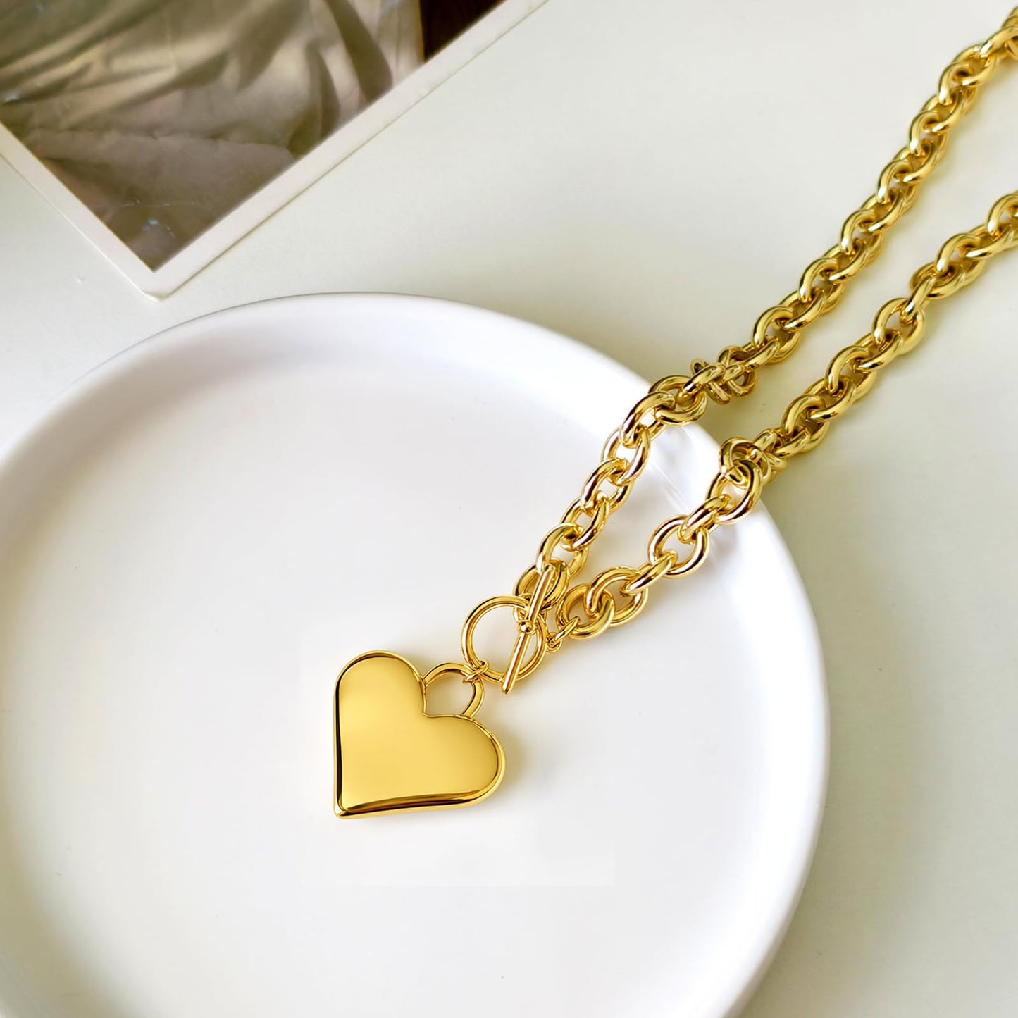 Zeffy Chunky Heart Necklace for Women Statement Heart Pendant Necklace 14K Gold Chunky Thick Chain Link Vintage Toggle Clasp Jewelry Gifts