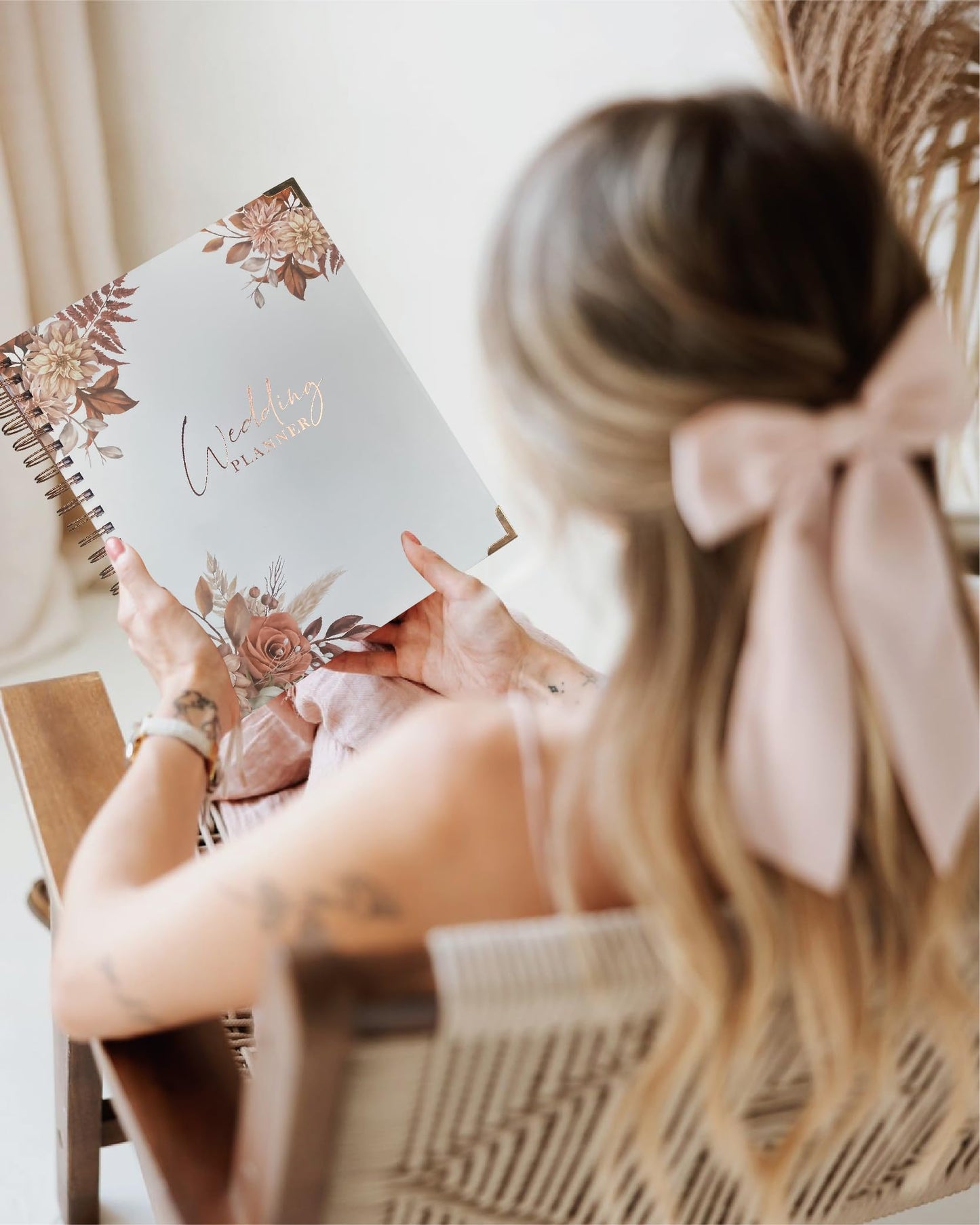 WeddingGiftsWedding Wedding Planner for Bride,Wedding Planning Book and Organizer,Wedding Binder Book with Pockets,Perfect Engagement Gifts for Newly Enaged Couples (Autumn)