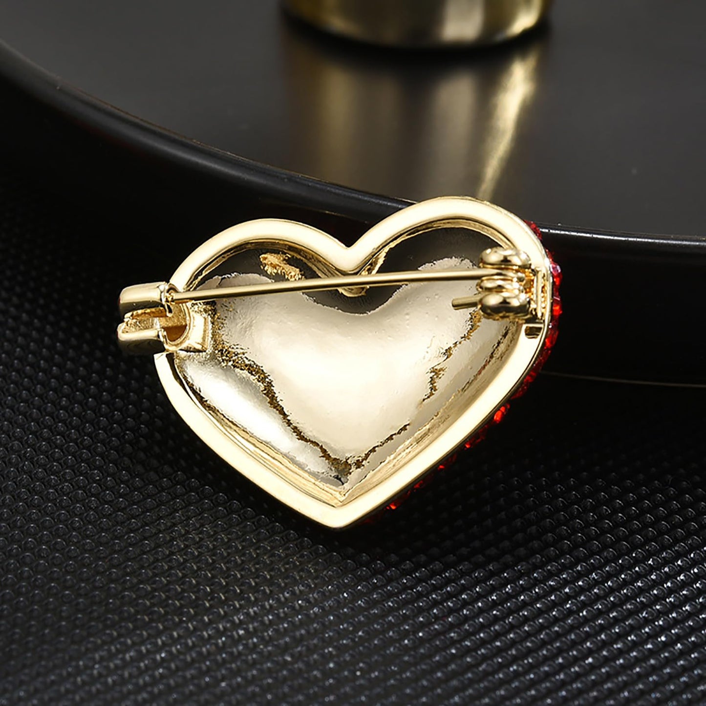 AILONMEI Brooches And Pins For Women Fashion Elegant Flower Broches Lady Costume Jewelry Brooch Pins (Heart)