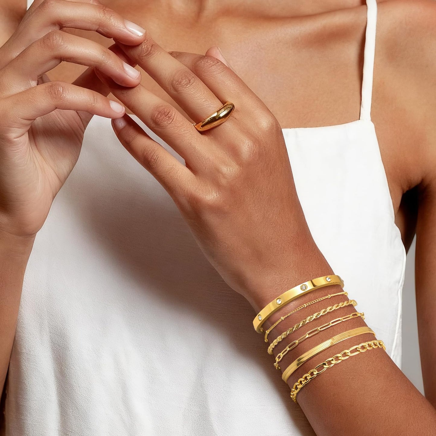 MOINSPIRE Gold Bracelets for Women Non Tarnish, Dainty 18K Gold Plated Bracelets Stack Trendy Waterproof Stackable Bangles, Cuban Link Paperclip Chain Jewelry Set Fashion Accessories Gifts for Women