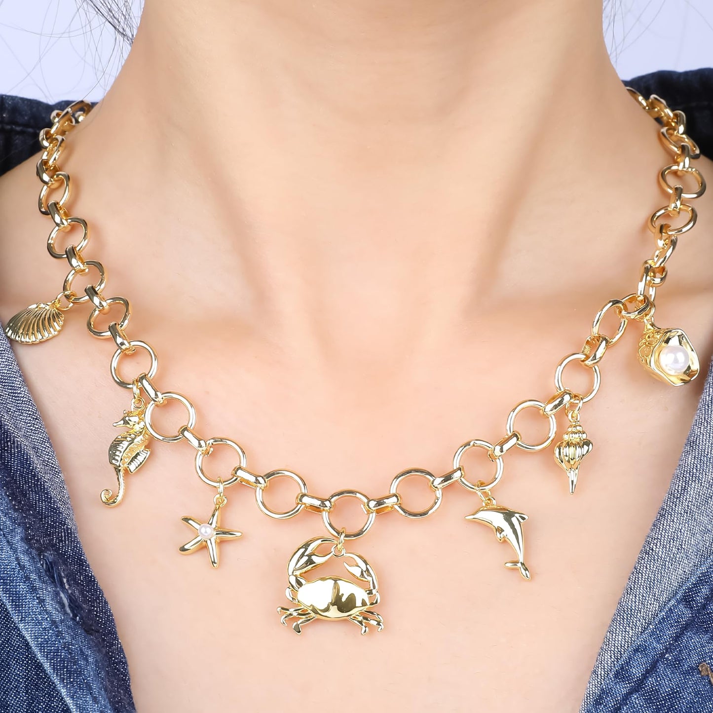 Gold Marine Charm Necklace for Women, Shells Seahorses Starfish Crabs Dolphins Conches Glass Pearl Charm Necklace Elegant Ocean Themed Jewelry Ideal for Casual and Summer Style