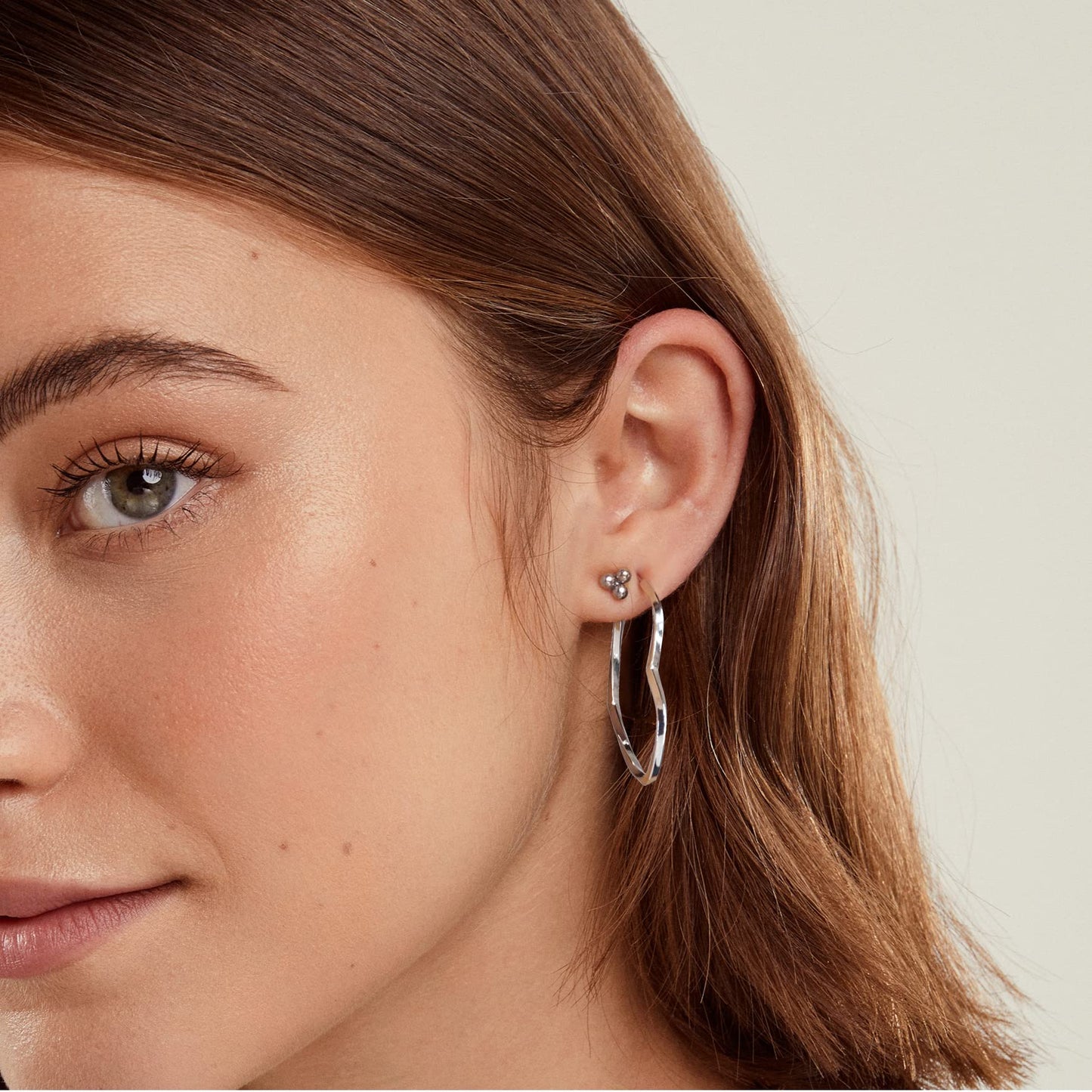 GLOQUAT Silver Plated Heart Hoop Earrings for Women Fashion Large Dangle Earring Heart Shaped Hoop Earrings Thin Hoops Lightweight and Hypoallergenic Trendy Valentie's Gift for Girlfriend Lover 40mm