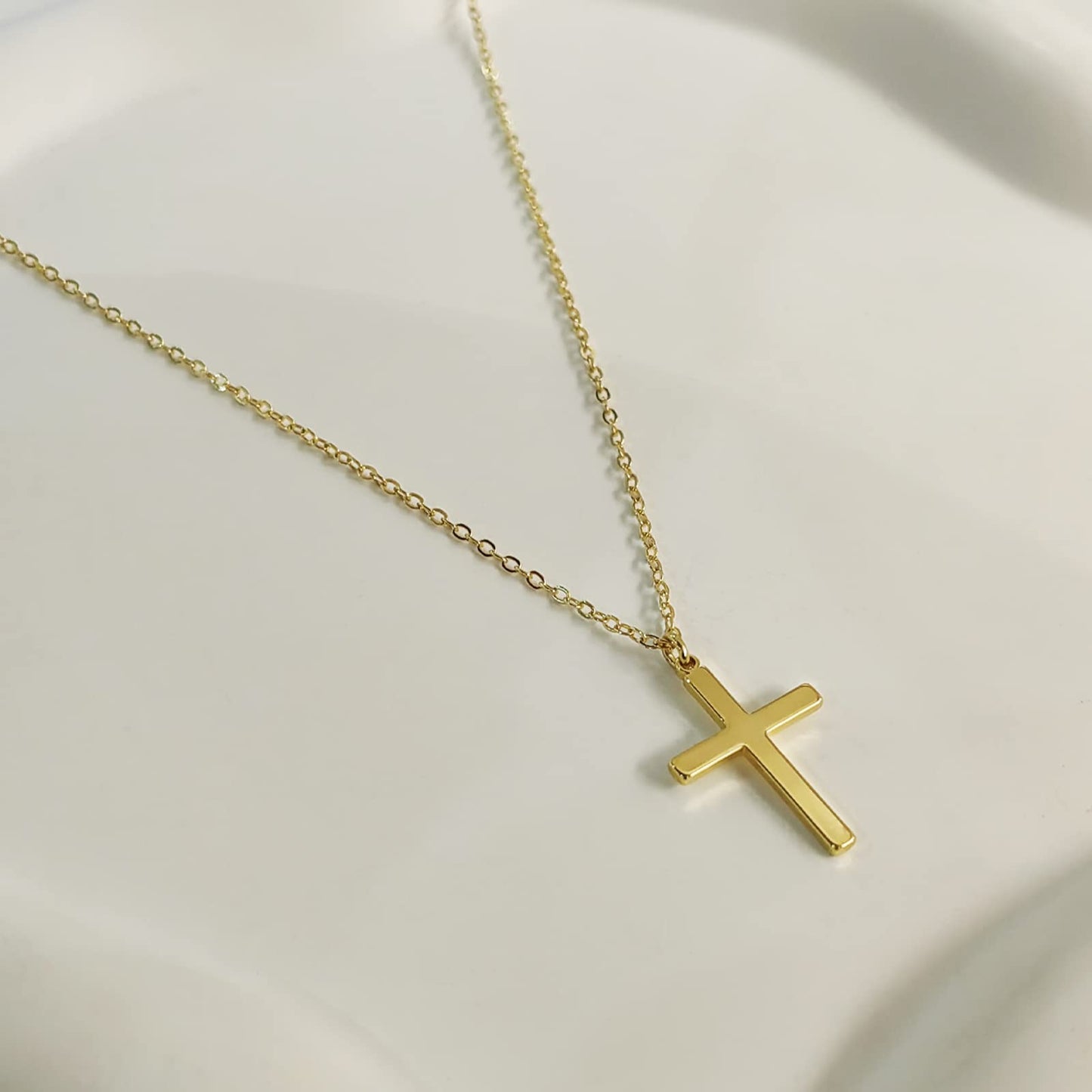 HAXIYA Gold Cross Necklace for Women 18K Gold Plated Chain Necklace Dainty Gold Pendant Necklaces Jewelry Gift for Women