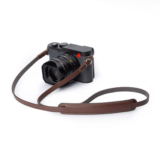 DBZZ Vintage Minimalist Leather Camera Neck Shoulder Strap For Leica Q Q3 For Fujifilm X100VI XT50 XT30 For Nikon DSLR SLR (Coffee Brown)