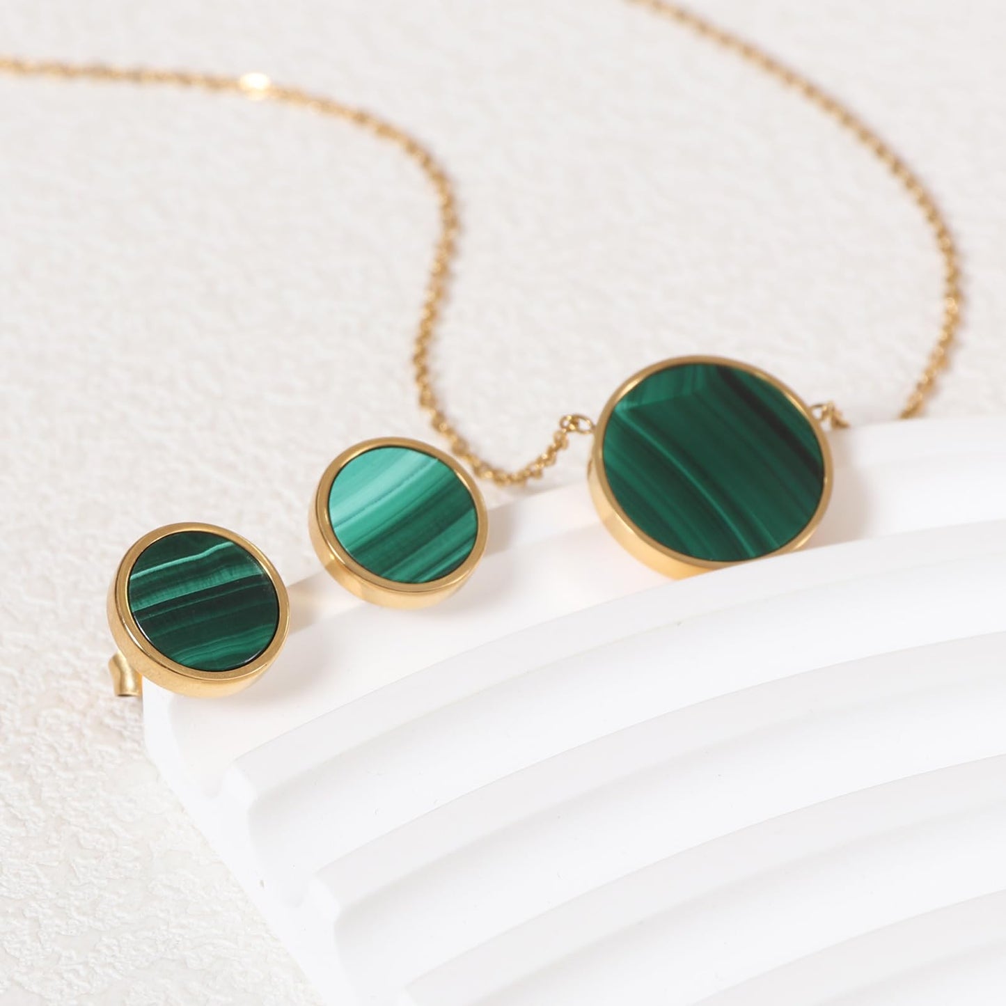 TaYolnFaSo Round Malachite Jewelry Set for Women 18K Gold Plated Malachite Necklace Studs Earrings Set Dainty Jewelry Gift