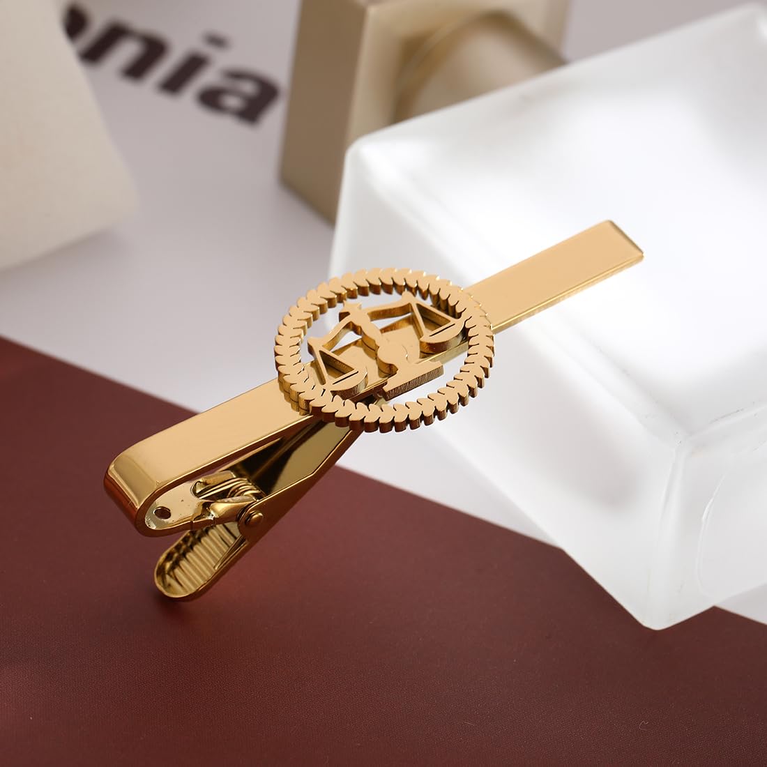 Metal Balance Badges Suit Brooch Libra Scales Brooches For Men (gold tie clip)