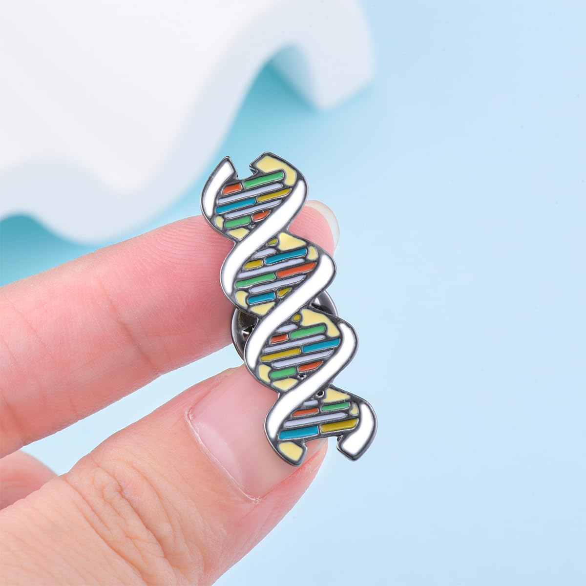 Dr's gift DNA Double Helix Enamel Pin Genetic Cell Brooch Lapel Badge Medical Jewelry Gifts for Geneticists Doctors Biologist