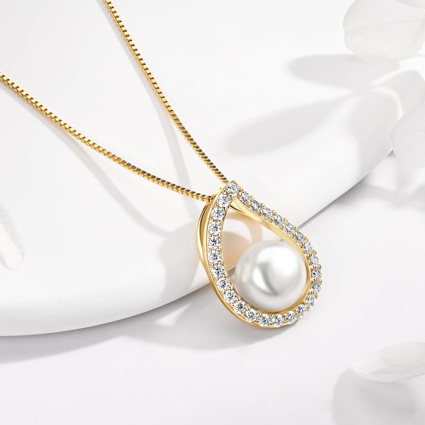 DENGGUANG Pearl Necklaces for Women, 925 Sterling Silver Freshwater White Pearl Pendant Necklace, Shiny Moissanite Pearl Wedding Jewelry for Bride Bridesmaid(9-10mm)