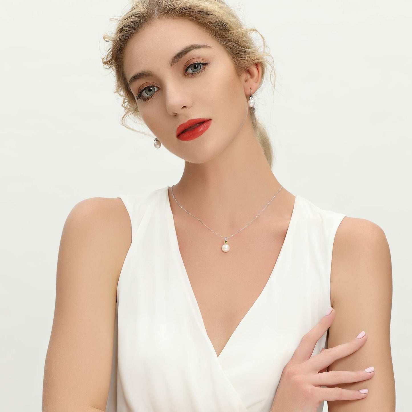 JO WISDOM Women Necklace,925 Sterling Silver Cubic Zirconia 10mm White Freshwater Pearl Pendant Necklace,August Birthstone Peridot Color