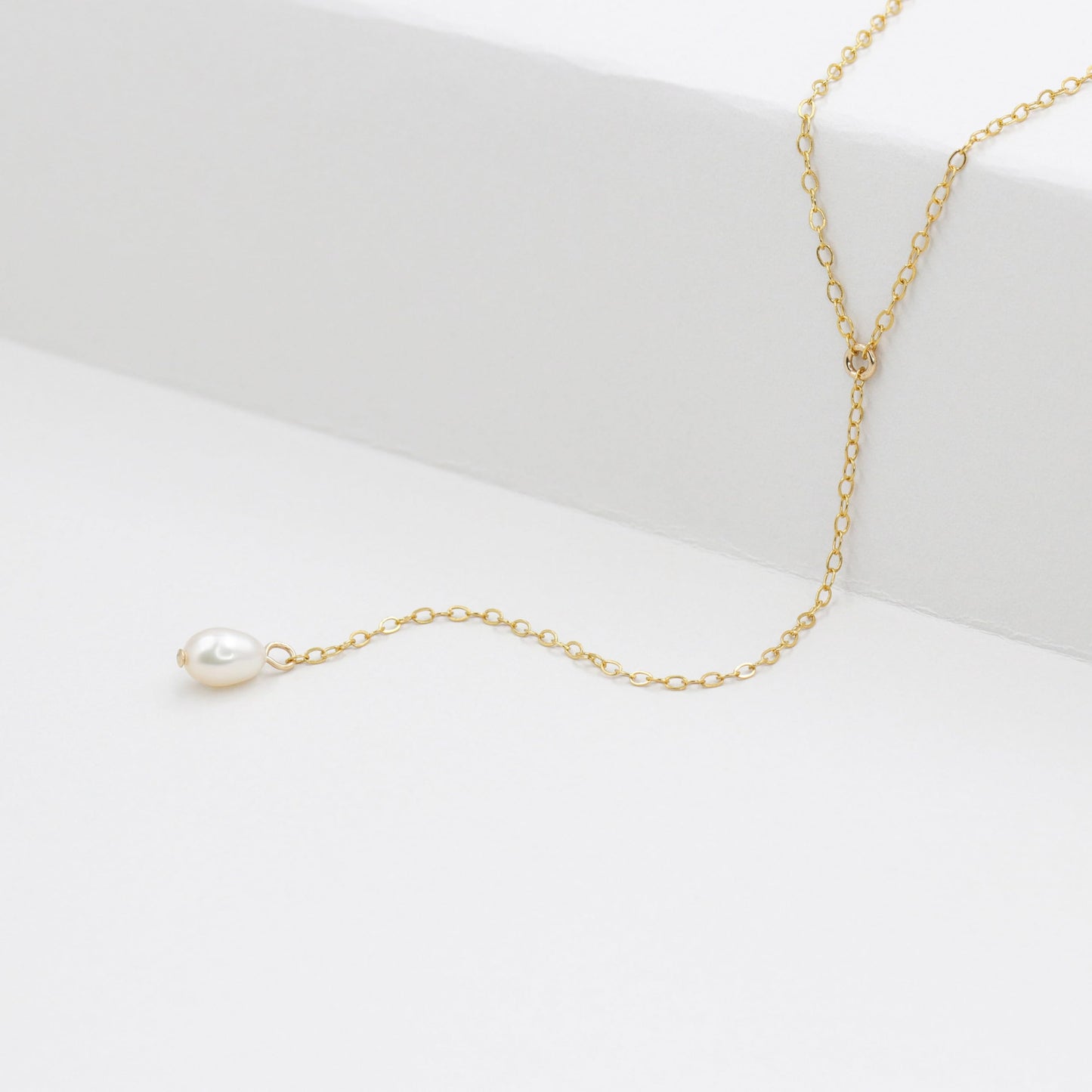 Treasure Bender Lariat Pearl Gold Necklace for Women Dainty Long 14k Gold Plated Y-Shaped Body Chain Choker Necklace Pendant Charm Necklaces Trendy Non Tarnish Gold Jewelry for Women