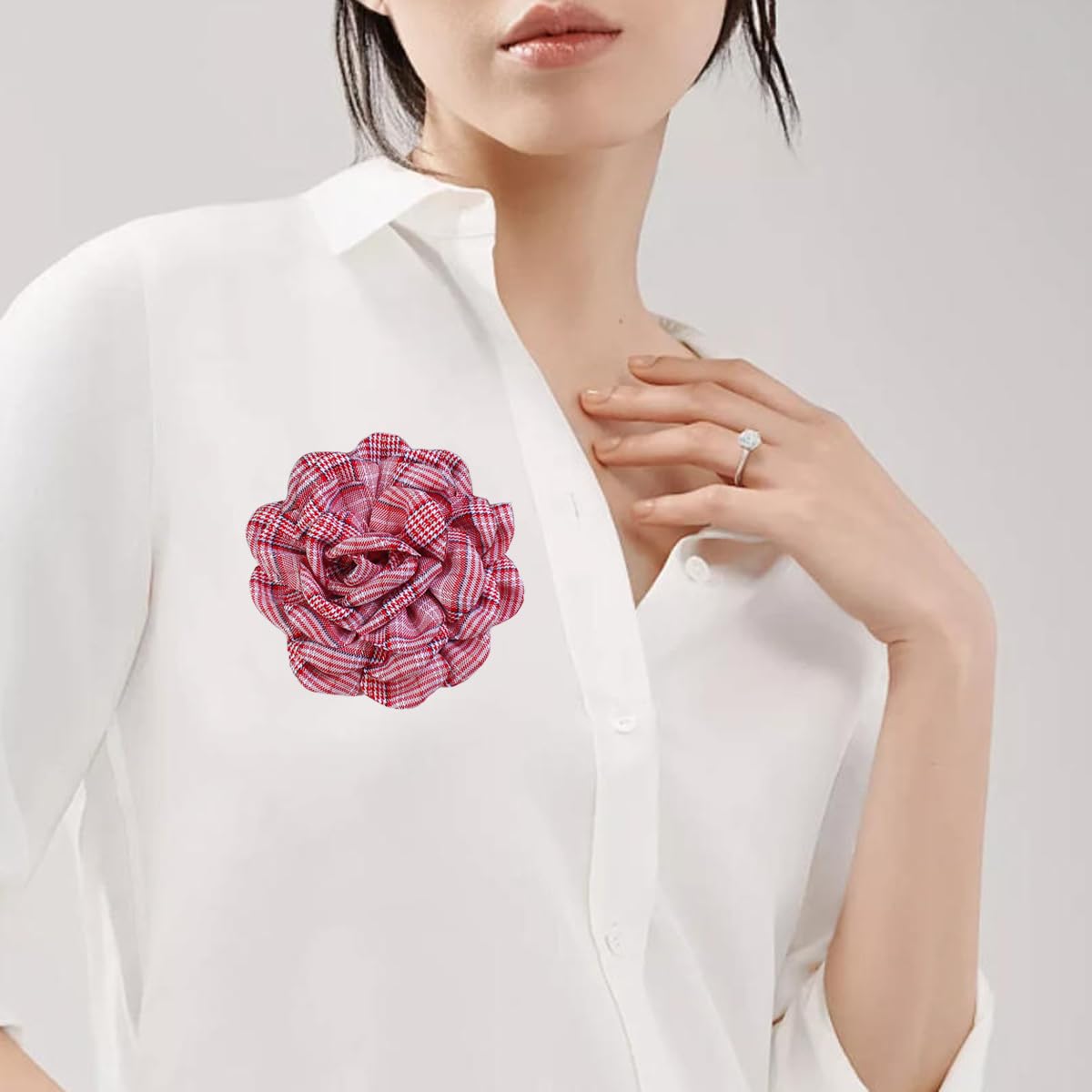 Elegant Large Cloth Flower Brooches Big Camellia Flower Pin for Women Dainty Cloth Fabric Rose Brooches Dress Skirt Scarf Hat Pins Clothing Decoration Accessories (Red Christmas brooch B)