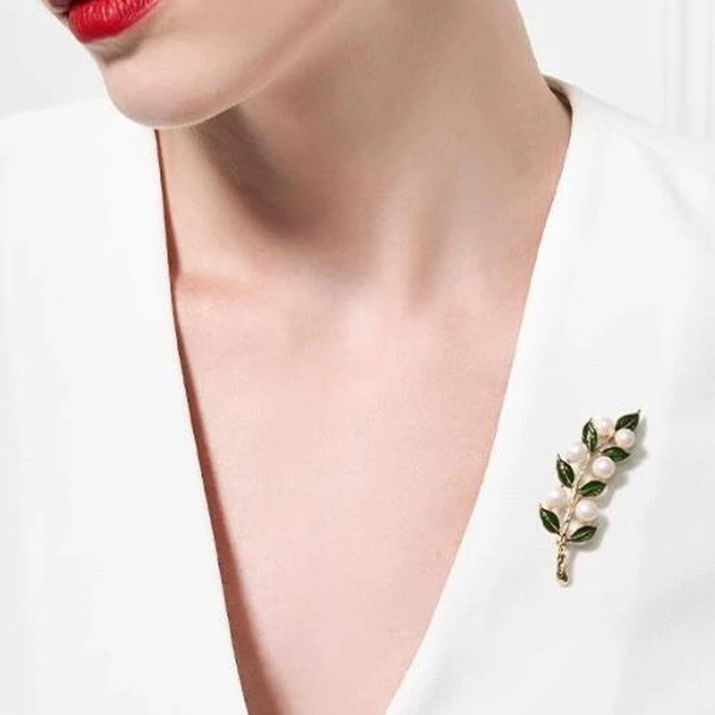 Enamel Olive Leaf Brooch Pin with White Pearl, Green Leaves Brooch for Women, Wedding Bridal Party Jewelry, Mother Wife Gift for Christmas Valentines Day (Gold)