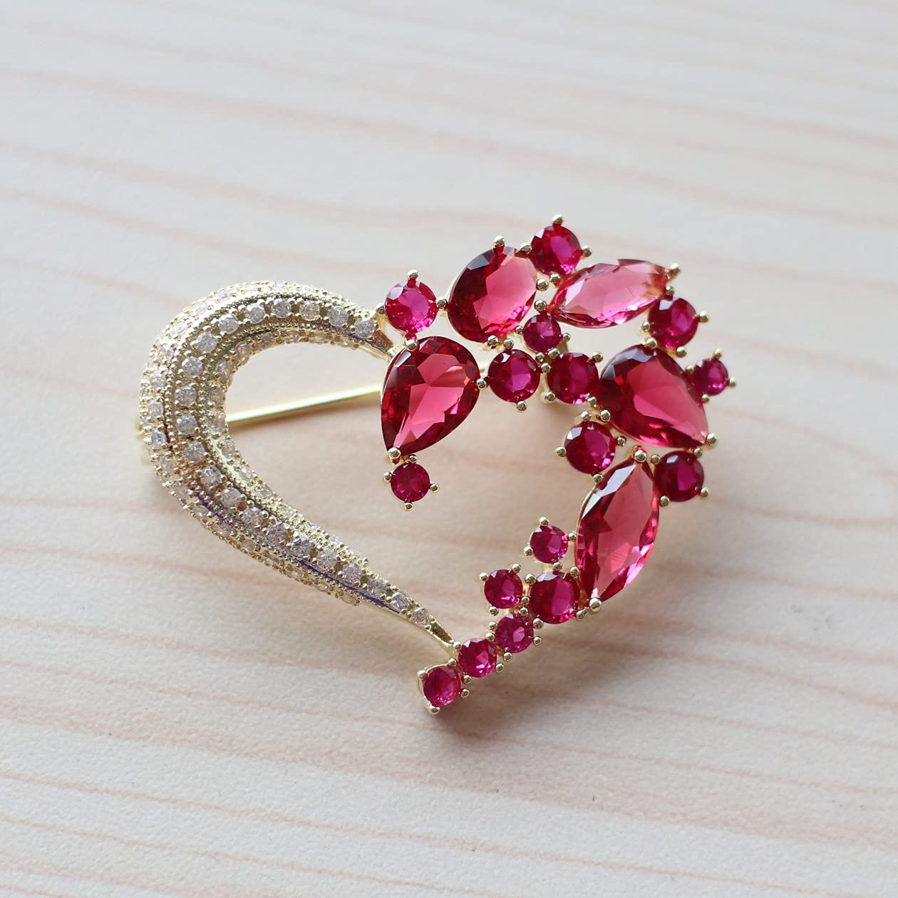 Red Heart Brooch Pins for Women Fashion Valentine Love Gold Jewelry