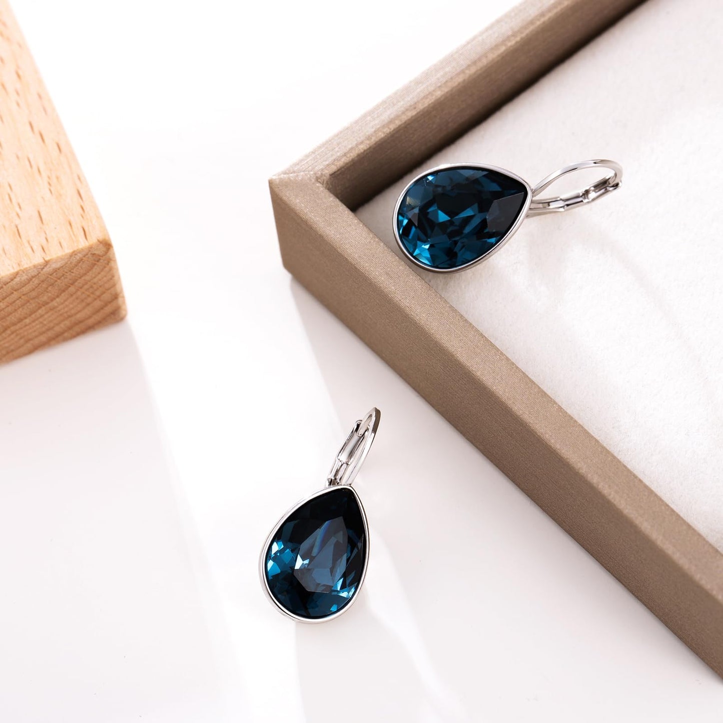 Xuping Jewelry Huggies Crystal Teardrop Earring for Women Crystals Leverback Silver Earrings Fashion Jewelry Gifts (Navy Blue)