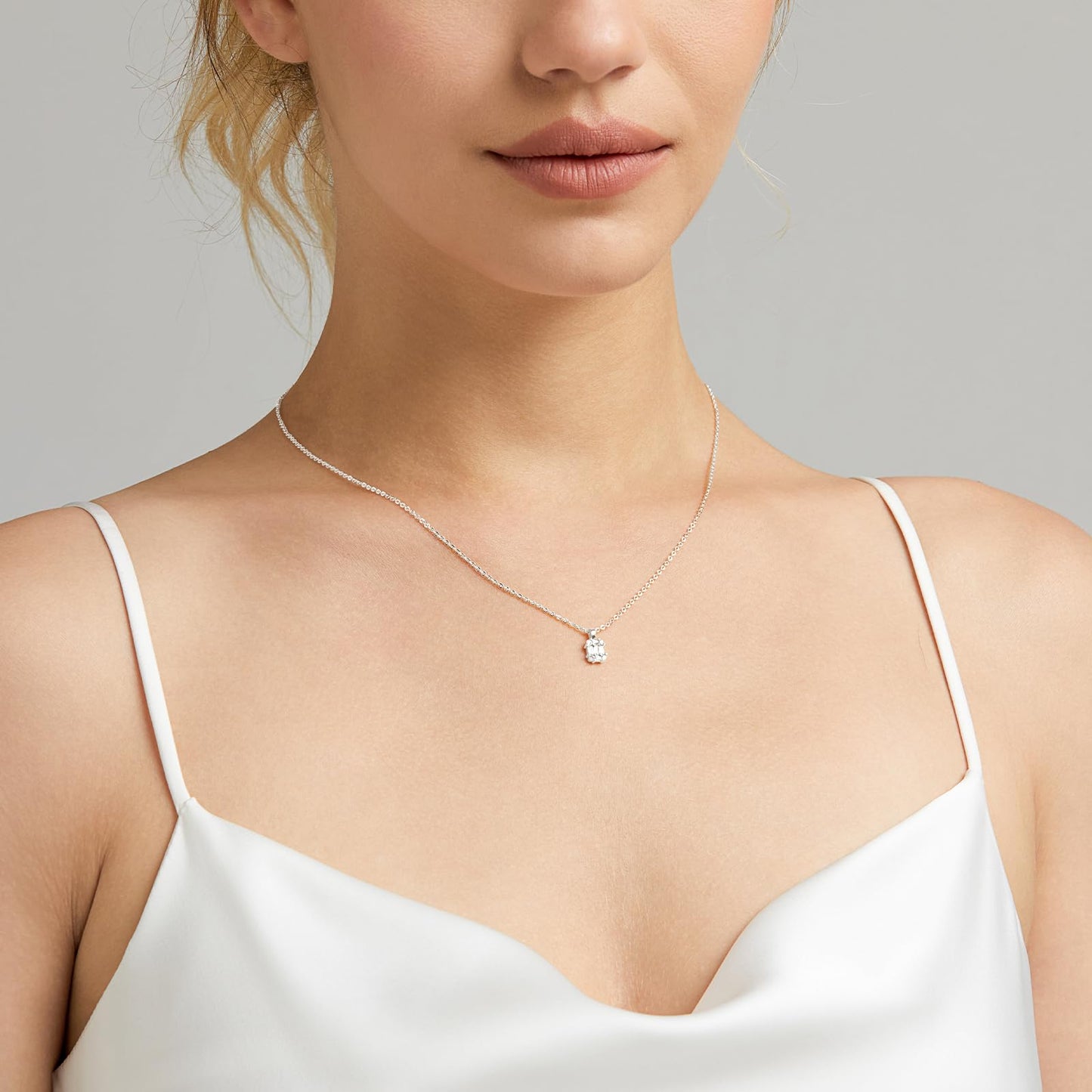 Zeffy Silver Necklace Diamond Pendant Necklaces Dainty Simple Cute Silver Cubic Zirconia Choker Necklaces for Women Trendy Silver Jewelry Gift