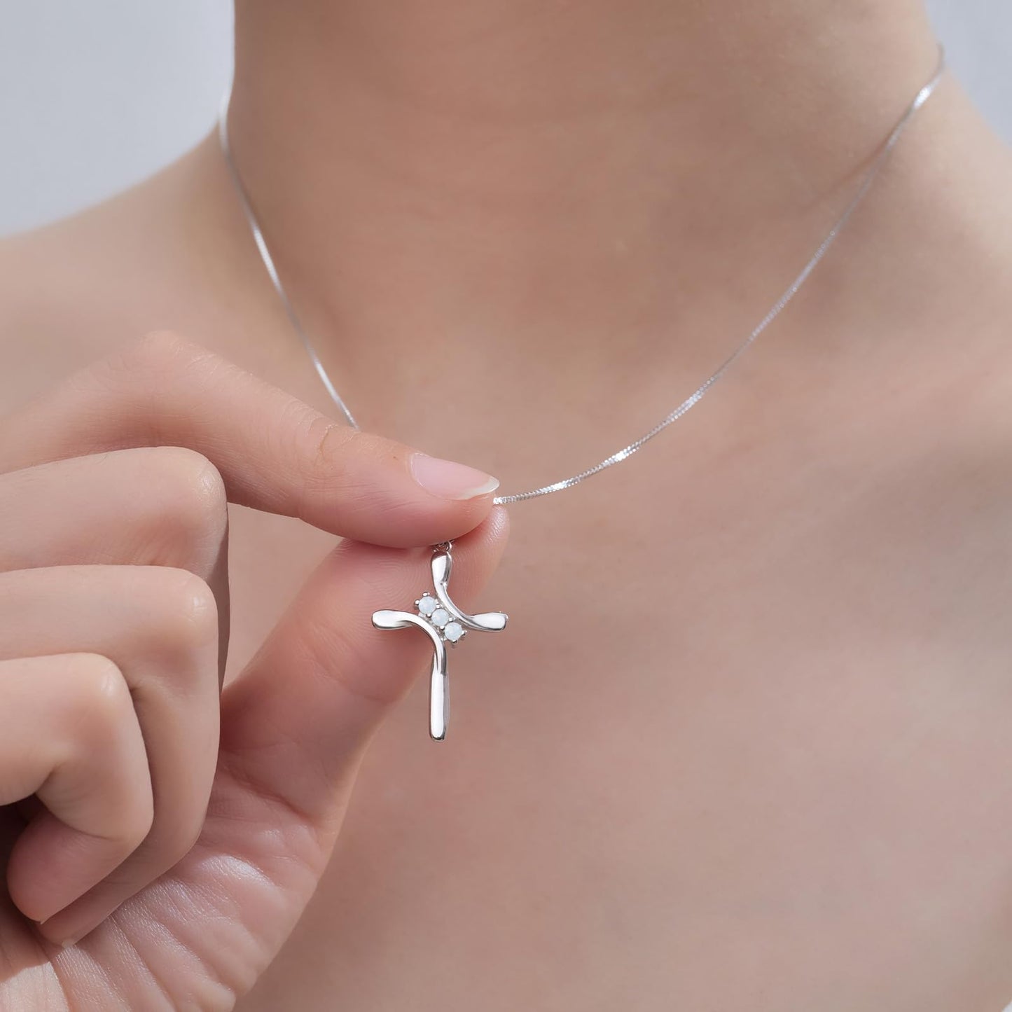 EVERU 925 Sterling Silver Cross Necklace for Women March Birthstone Necklace with Cubic Zirconia Aquamarine Cross Pendant Blue Jewelry Ideal Gift