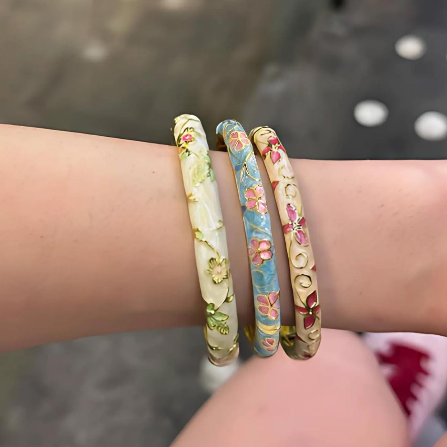 KummerSaprk Vintage Flower Bangle for Women Chinoiserie Cloisonne Bracelet for Women Trendy Women's Bangle Bracelets Cloisonne Jewelry Gifts
