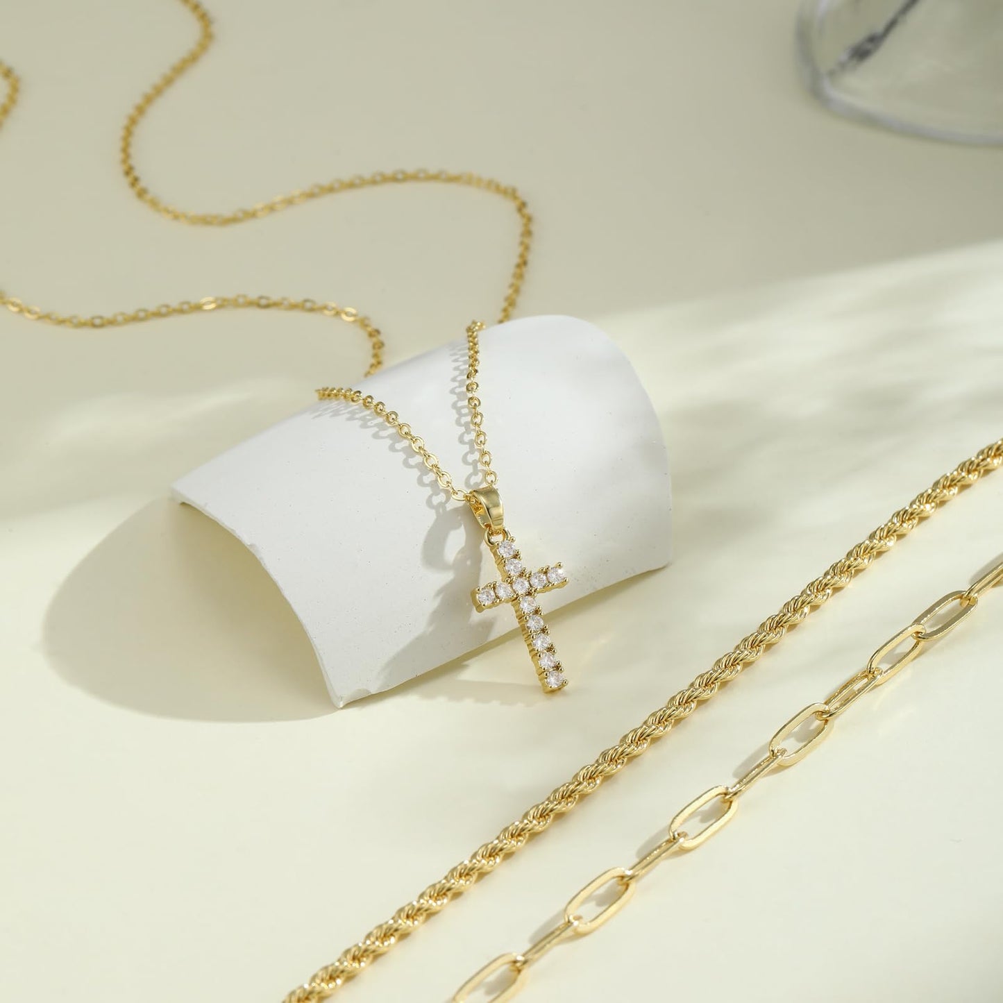 MFRYK Gold Necklaces for Women,14K Gold/Silver Plated Choker Layered Necklace Dainty Pearl Disc Cross Circle Heart Pendant Chain Stackable Necklaces, Multilayer Jewelry Set Gifts for Women