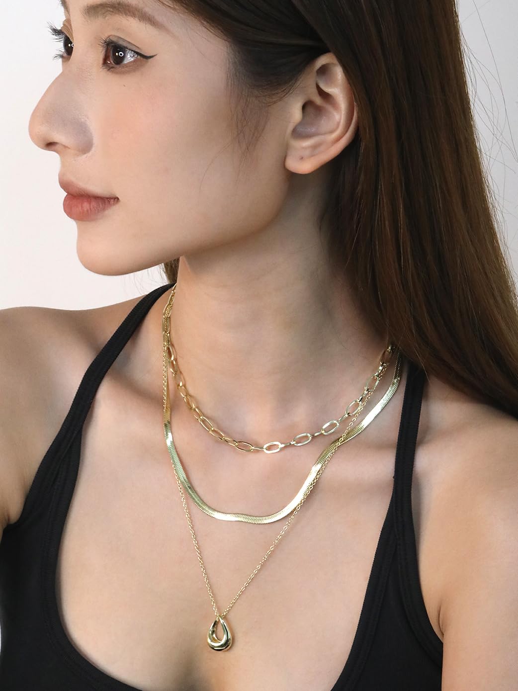 LUXU kisskids Layered Necklaces for Women, 3 Pieces Layered Gold Necklaces Set, Herringbone Choker Oval Link Stackable Necklace Simple Chain Circle Pendant, Stainless Steel Trendy Jewelry Set Gifts for Her