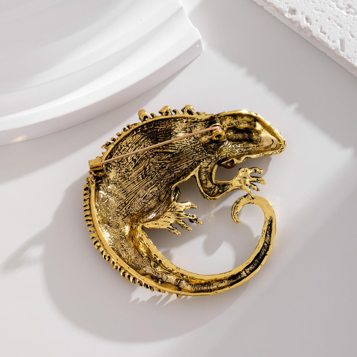 AILONMEI Vintage Brooches And Pins For Women Gold Brooch Pins For Women Costume Jewelry Pins (Chameleon)