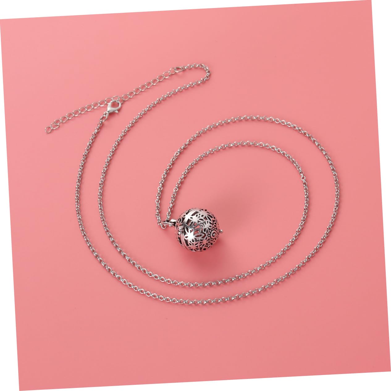 PLAFOPE Aromatherapy Essential Oil Diffuser Necklace Pendant Hollow Round Locket 15.74In Stylish Air Freshener Jewelry for Women Daily Wear
