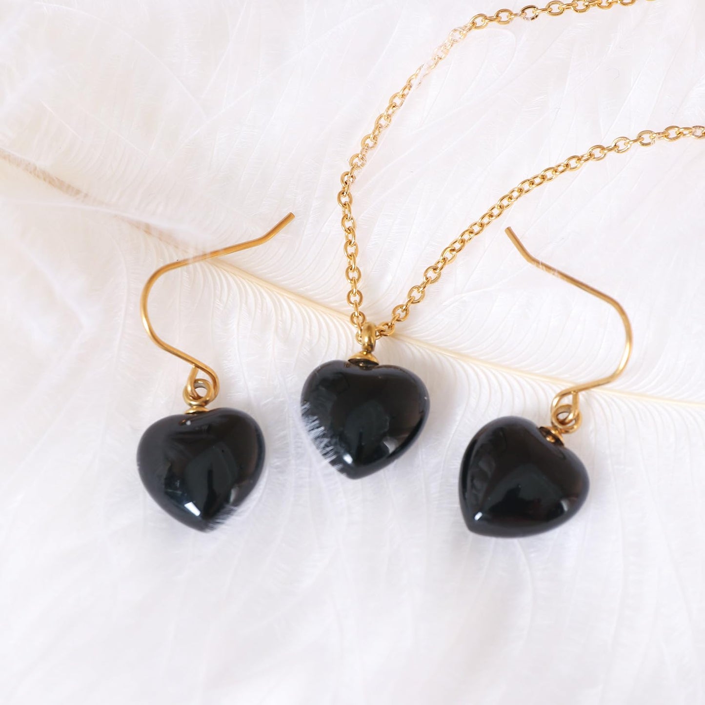 TaYolnFaSo Natural Heart Black Agate Jewelry Set for Women Dainty Cute 18K Gold Plated Black Onyx Earrings and Necklace Set Birthday Gifts