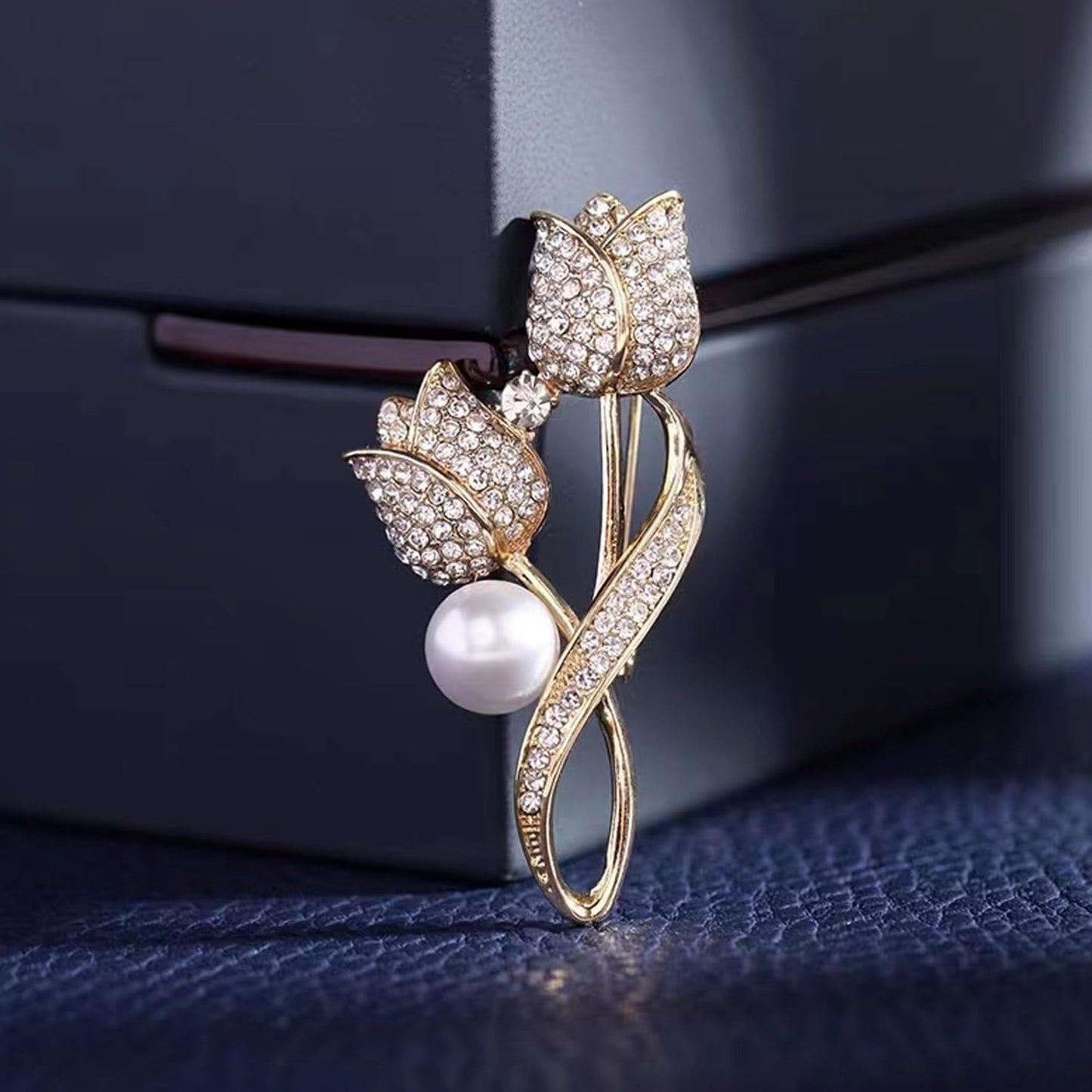 Tulip Flower Crystal Brooches Pins Fashion Beautiful Created Rhinestone Pearl Floral Brooch Good Idea for Party Dance Wedding Banquet for Elegant Women Girl (Gold Tulip)