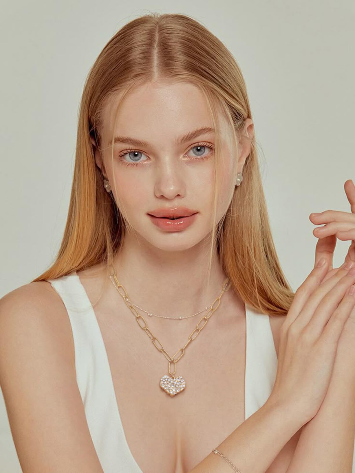 CANEVINKA Dainty Shining Heart Pendant Necklace for Women Forever Love Heart Jewelry Zirconia Heart Necklace Ideal Gift for Wife Mom Girlfriend