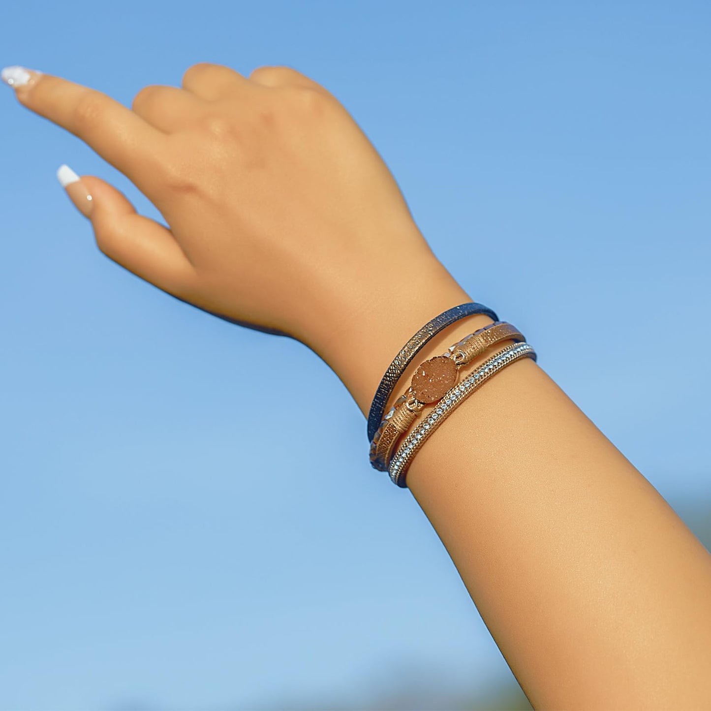 FANCY SHINY Boho Leather Wrap Bracelet Stackable Chunky Crystal Cuff Bracelets with Magnetic Clasp Cowboy Cowgirl Western Summer Beach Outfits Jewelry Gifts for Women (7.7", Brown)