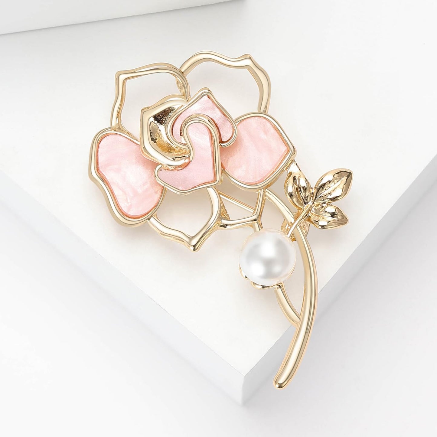 Camellia Flower Brooch Pins Pearl Flower Bouquet Brooch Lapel Pins Sweater Coat Dress Accessories Gifts for Mother's Day Party Wedding