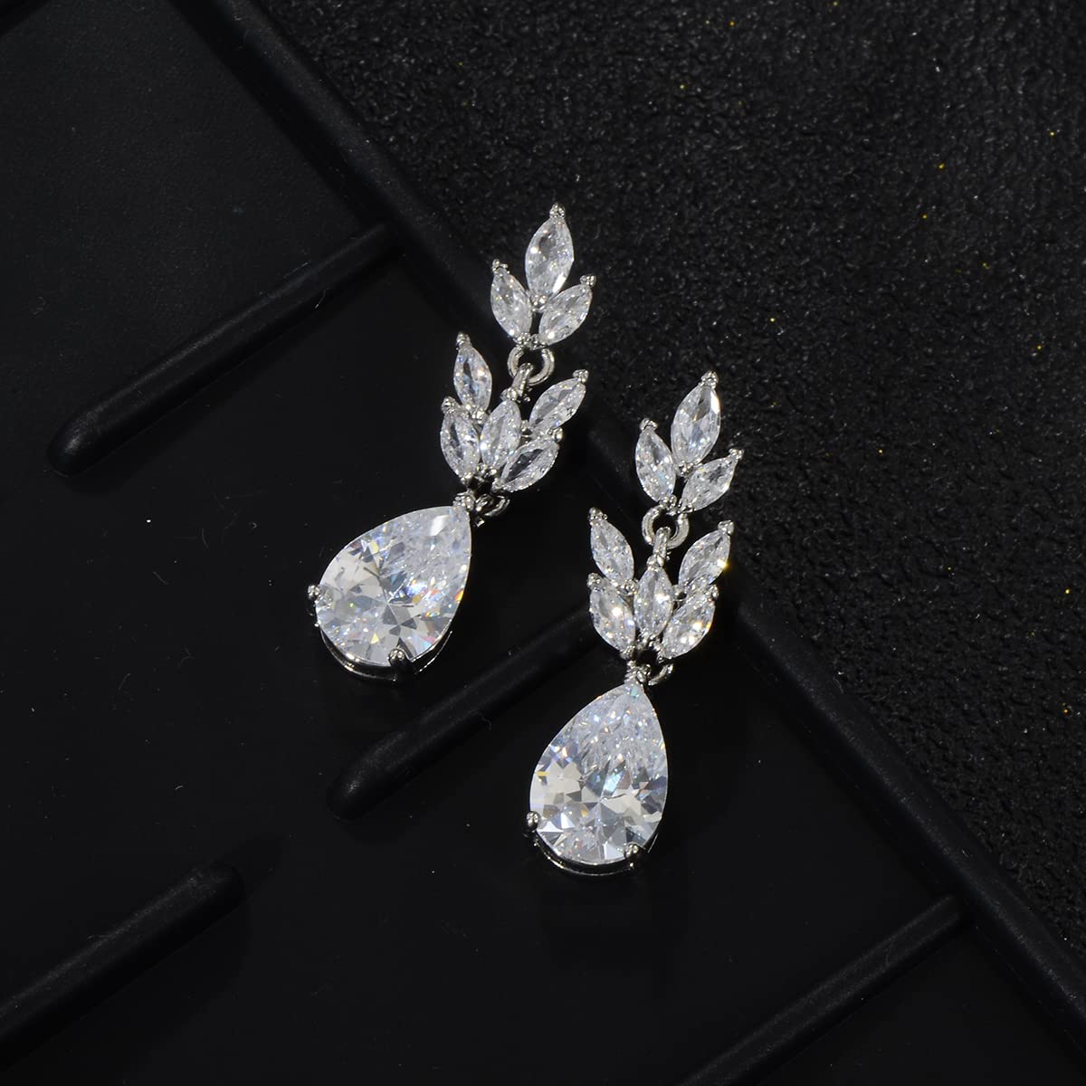 Small Cubic Zirconia Teardrop Wedding Earrings for Brides Birdesmaids Marquise Crystal Bridal Dangle Drop Earrings for Women Prom Jewelry Set