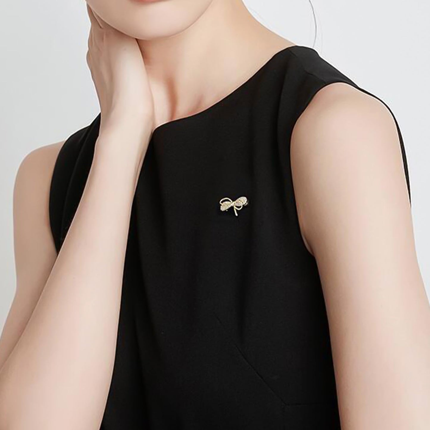 HETICA Women Animal Floral Brooch Pin Accessory Perfect as a Gift for Anniversary Celebrations, Parties, Or Everyday Wear (Bow)