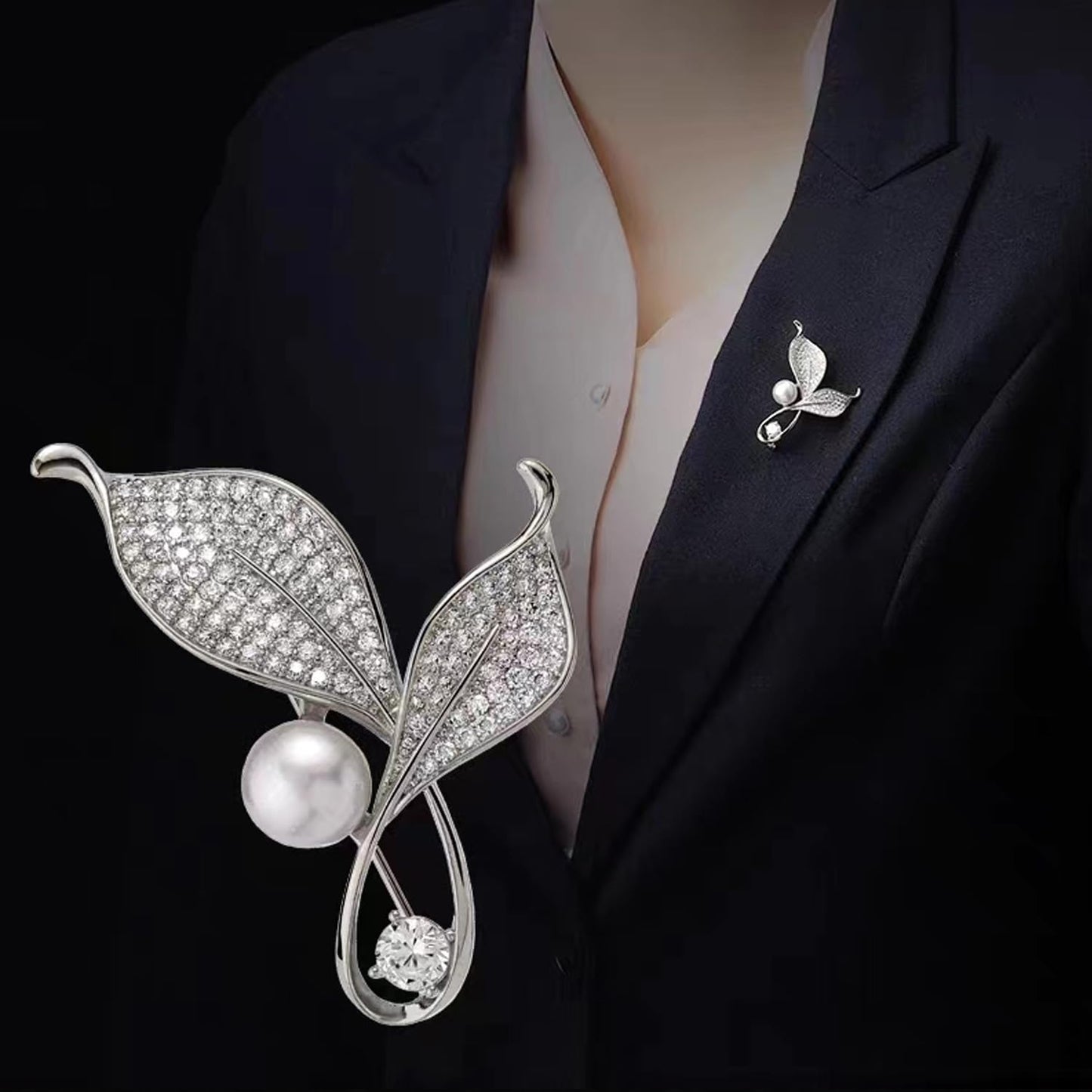 Gold/Silver Leaves Flower Crystal Brooches Pins Fashion Beautiful Created Rhinestone Pearl Leaf Brooch Good Idea for Party Dance Wedding Banquet for Elegant Women Girl (Silver Leaves)