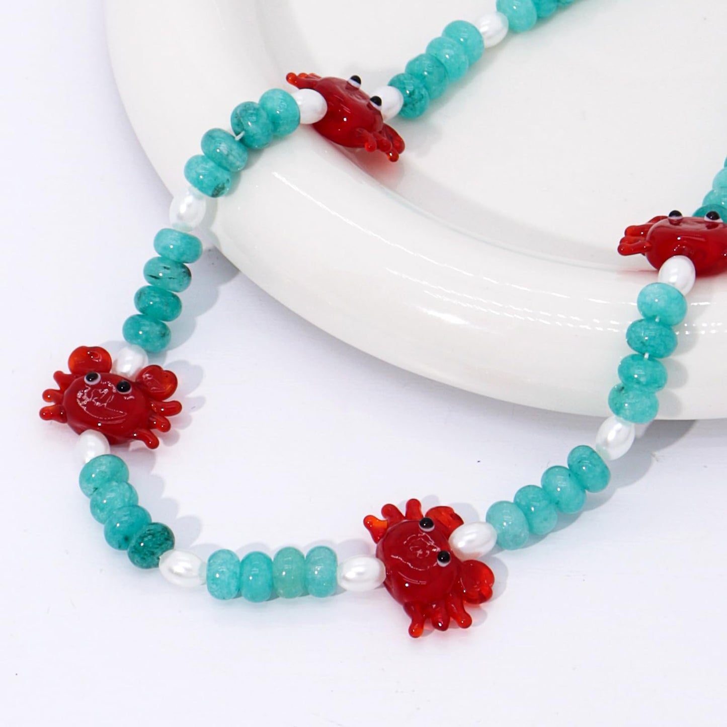 ALYXUY Crab Beaded Gemstone Necklace for Women, Colorful Boho Gemstone Beaded Choker Necklace Freshwater Pearl Surfer Beach Necklace Stylish Handmade Summer Jewelry (Crab)