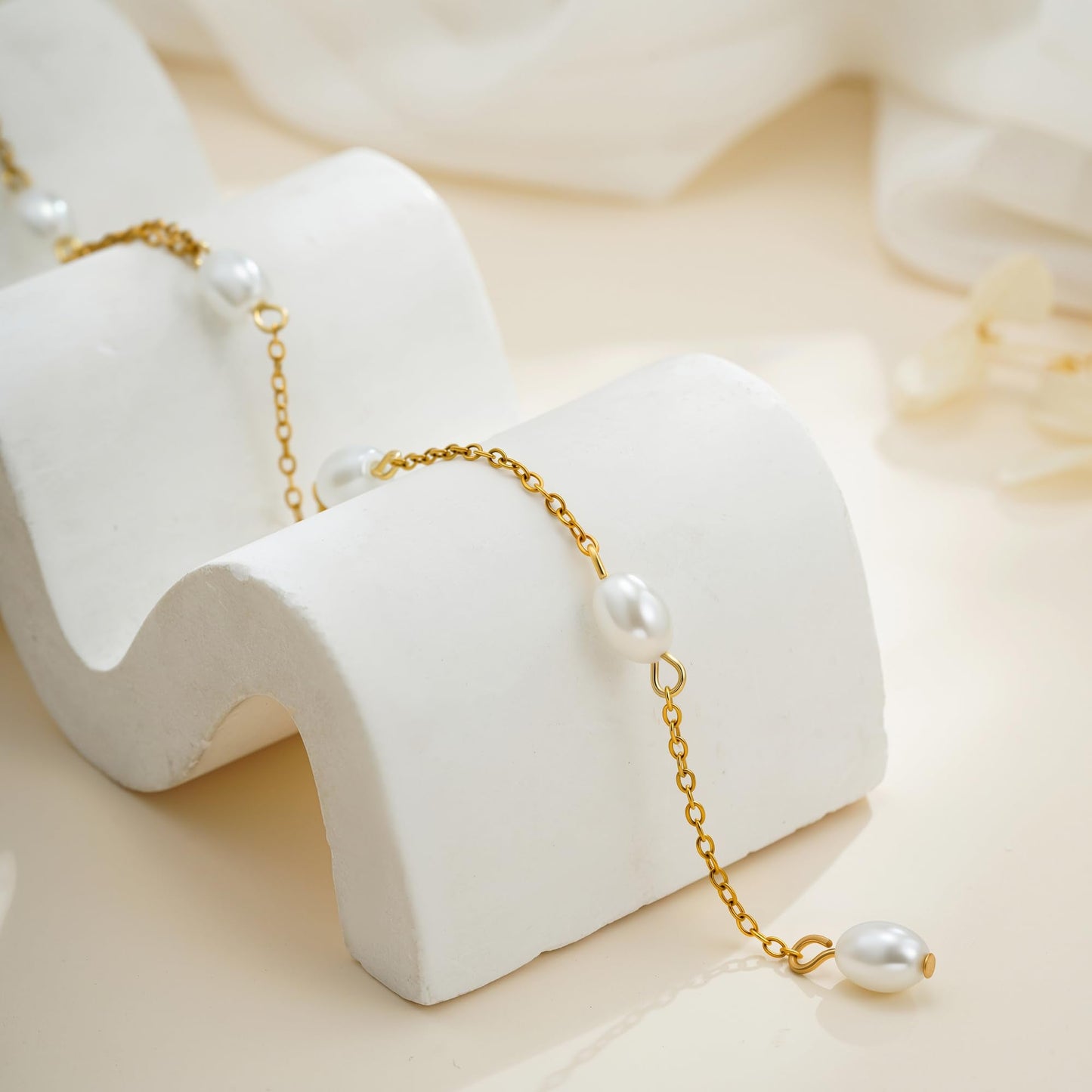 Treasure Bender Lariat Pearl Gold Necklace for Women Dainty Long 14k Gold Plated Y-Shaped Body Chain Choker Necklace Pendant Charm Necklaces Trendy Non Tarnish Gold Jewelry for Women