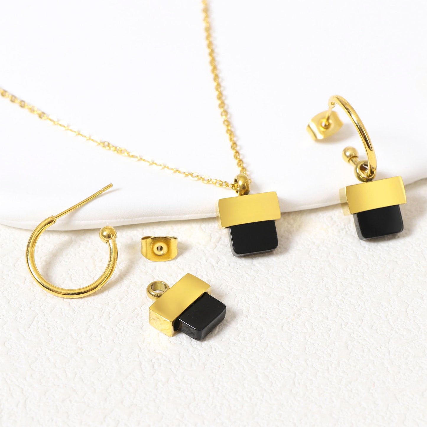 TaYolnFaSo Natural Black Agate Necklace and Earrings Set for Women 18K Gold Plated Black Onyx Jewelry Set Square Gemstone Jewelry Gift