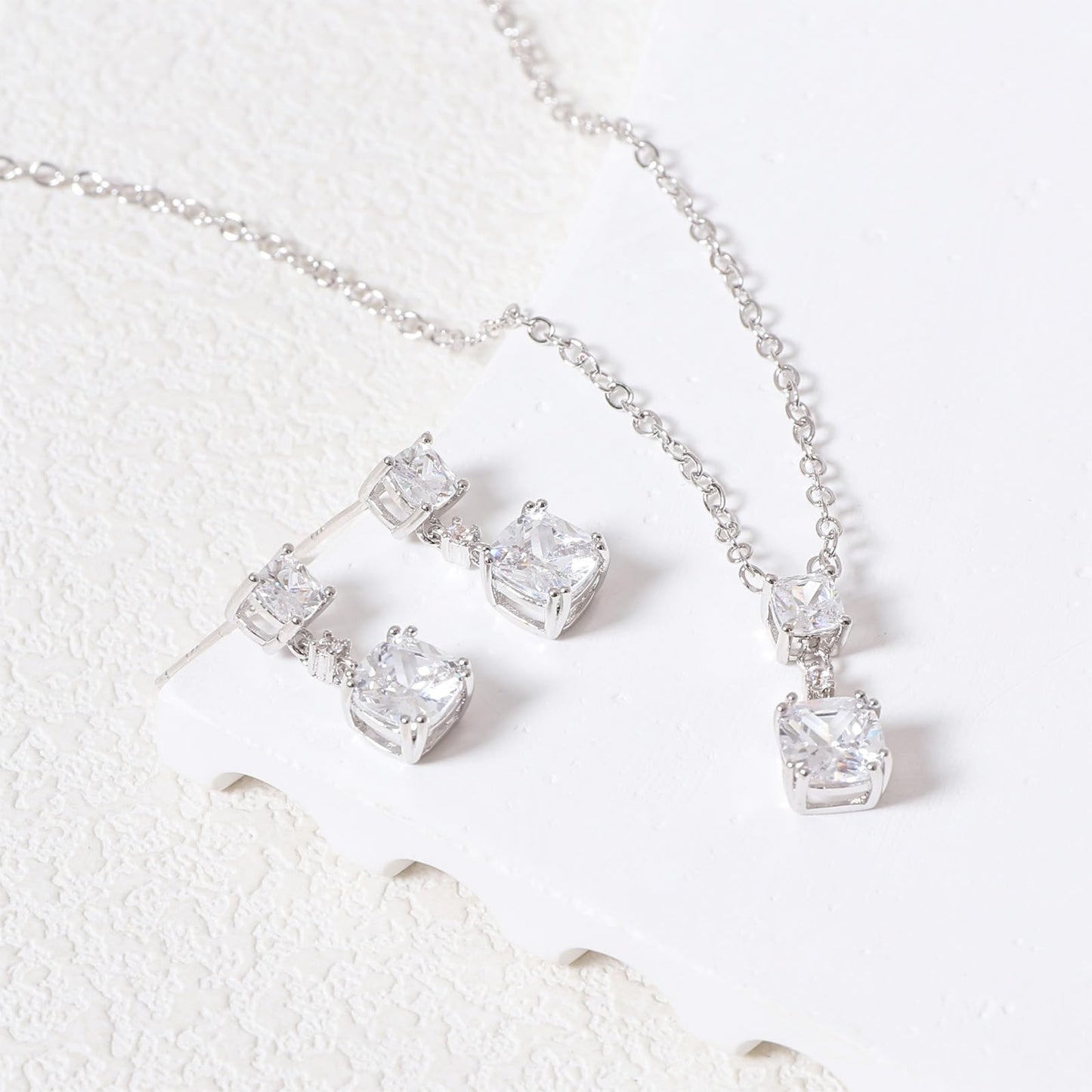 TaYolnFaSo Diamond Cubic Zirconia Jewelry Sets for Women White Gold Plated Cushion-Cut Necklace Earring Set White Jewelry Birthday Gifts for Mother