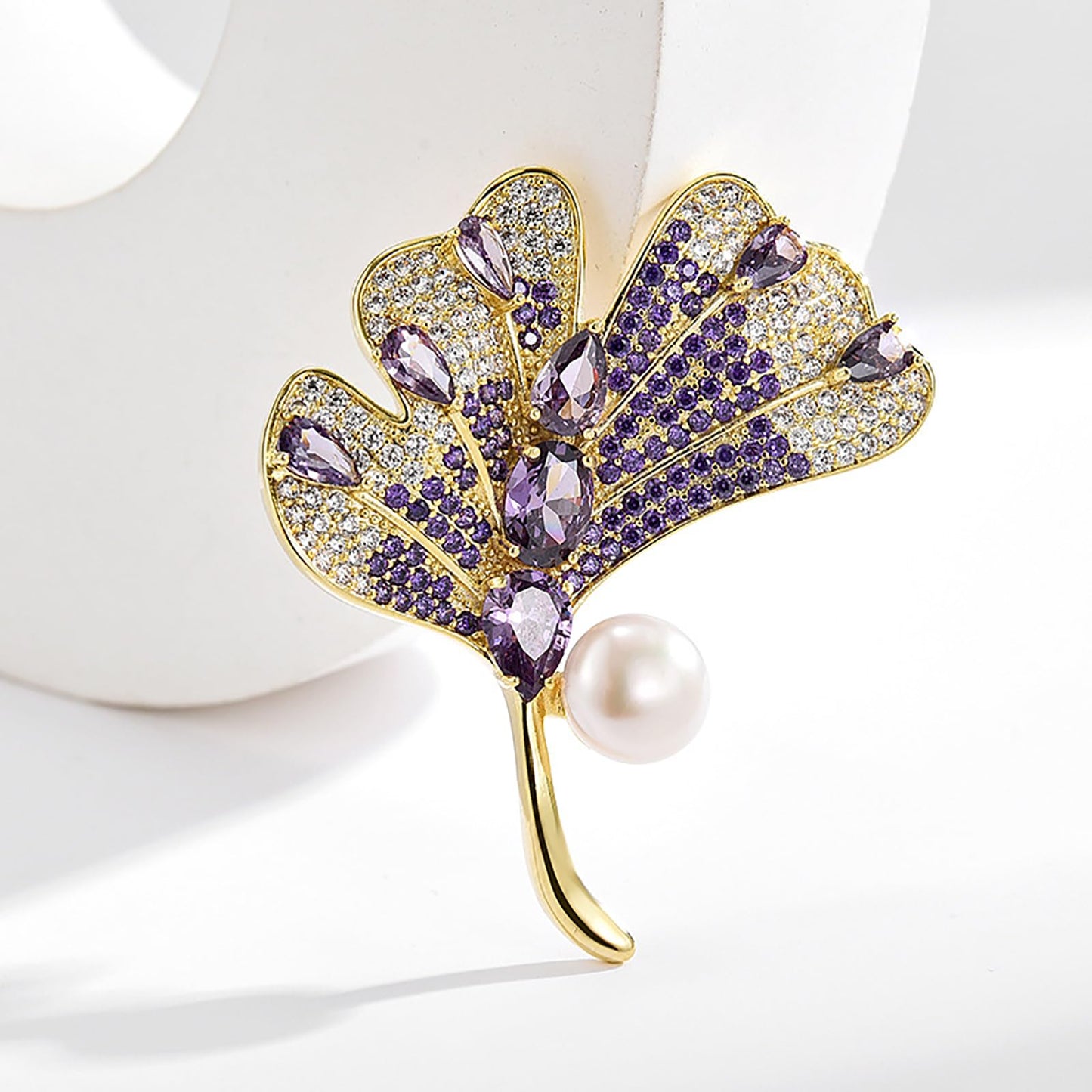 AILONMEI Brooches Jewelry for Women Fashion, Elegant Designer Costume Corsage Pearl Brooches & Pins Christmas Gift (Purple Ginkgo Leaf)