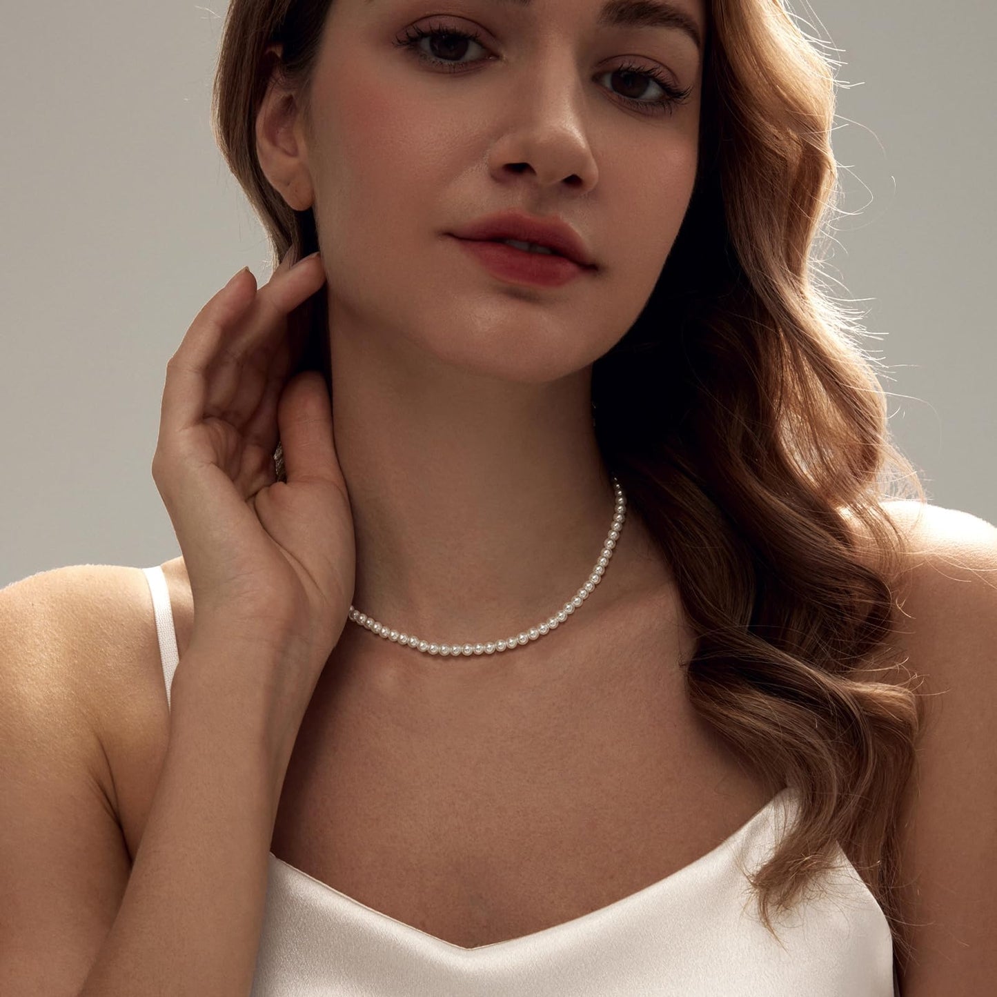 Pearl Necklace 4MM/6MM/8MM Dainty Round Imitation Pearl Choker Necklace Wedding Pearl Necklace Delicate Jewelry for Women Simple Bridesmaid Jewelry Gifts (4mm Pearl)