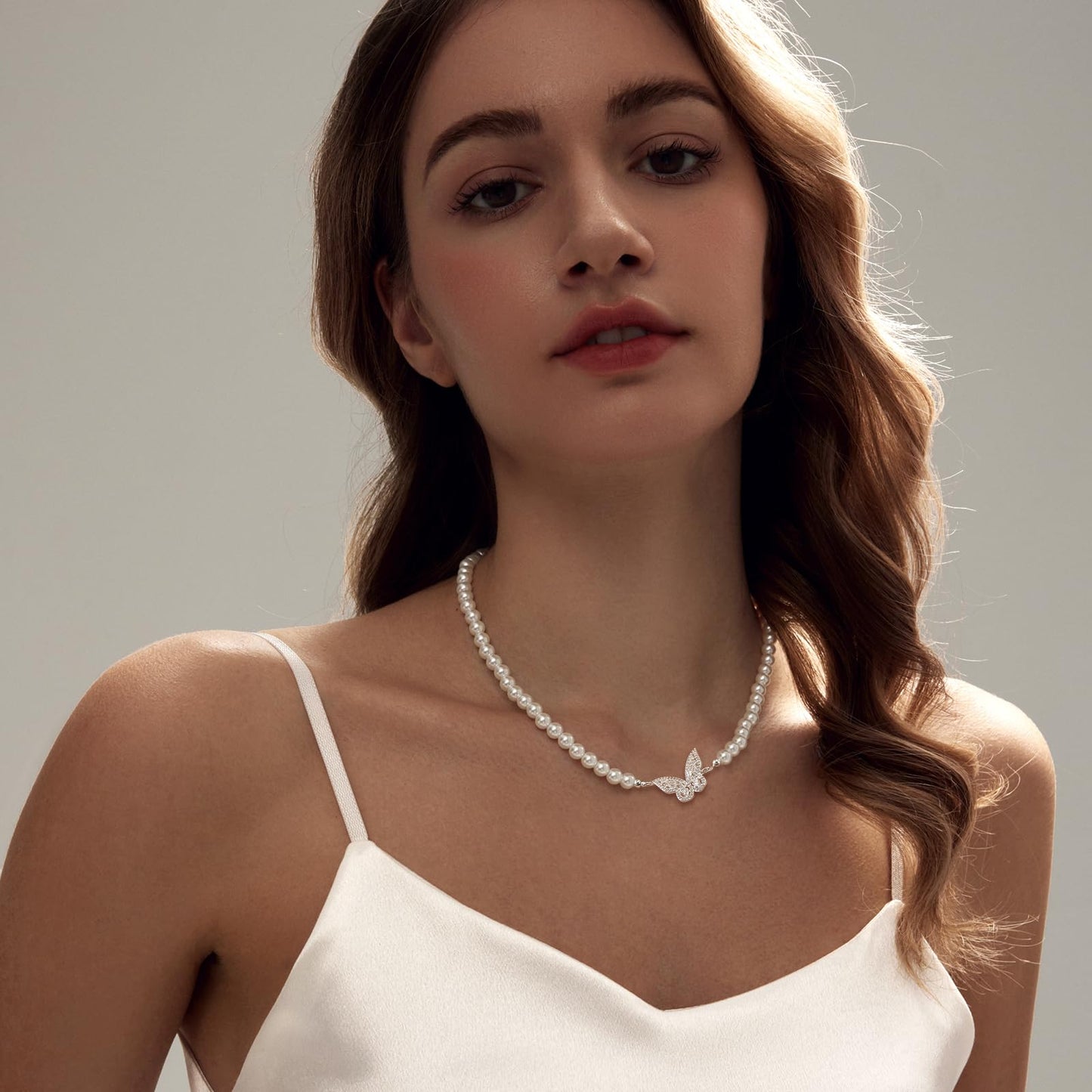Zeffy Bohemian Crystal Butterfly Pearl Necklace Sparkly Pearl Strand Necklace Rhinestone Butterfly Pearl Chain Jewelry for Women