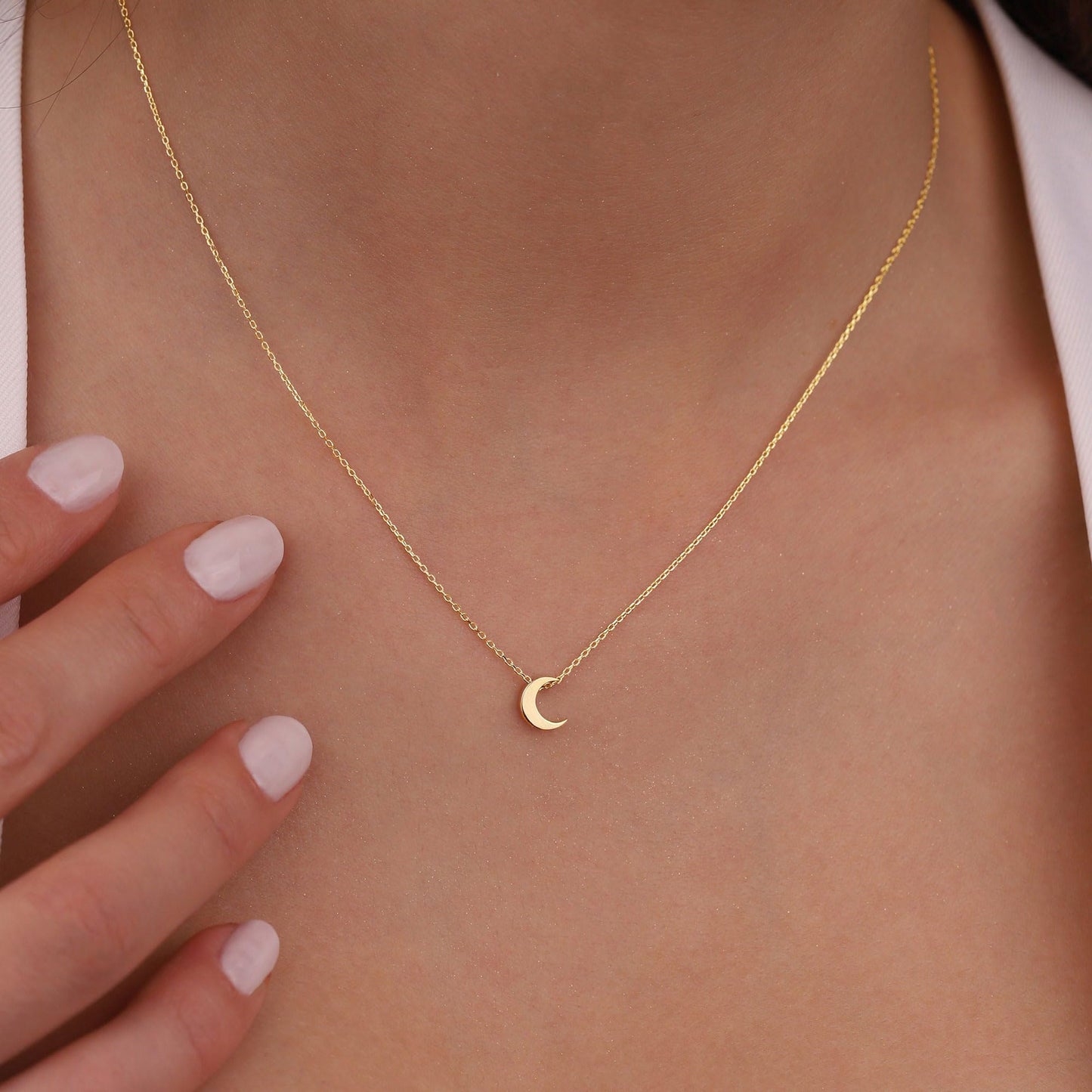 VRIUA Moon Necklace for Women,Dainty Gold Necklace 14k Gold Plated Moon Pendant Necklace Simple Jewelry Everyday for Women