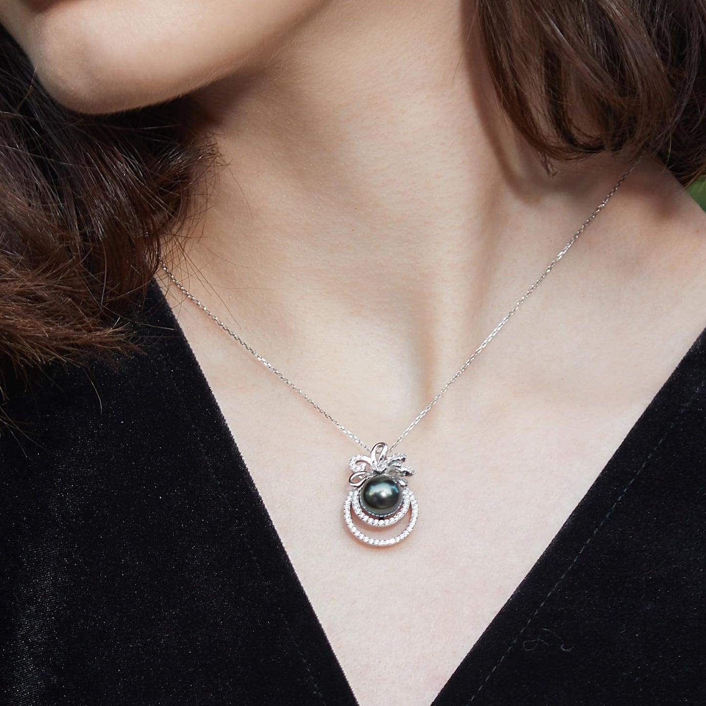 Orapearl Tahitian Black Pearl Necklace Pendant 9-10mm Genuine AAAA Quality Handpicked Nature Black Pearls Gift for Wife Mom Girlfriend Her Wedding Birthday Anniversary 925 Sterling Silver chain
