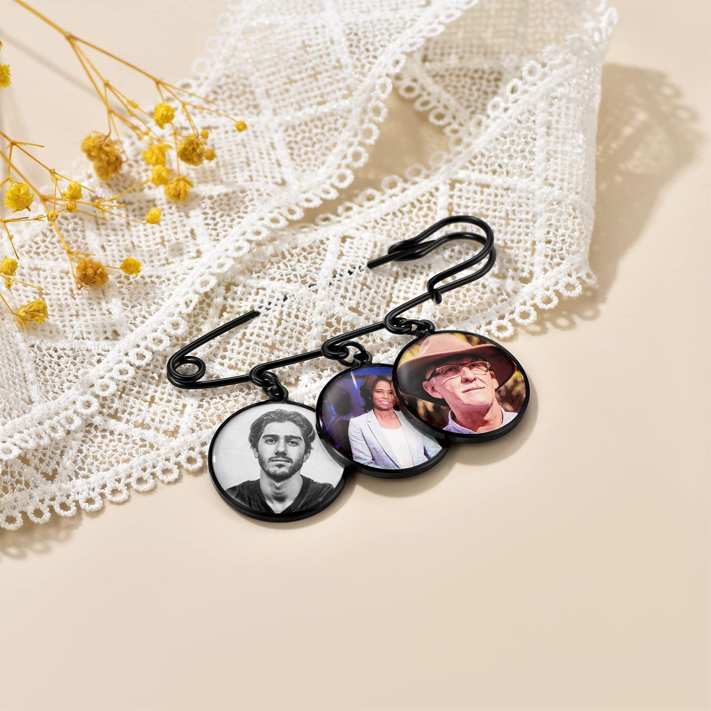 Custom4U Photo Charm for Bouquet Round Shaped Brooch Pins with 3 Pictures Customized Memorial Wedding Jewelry