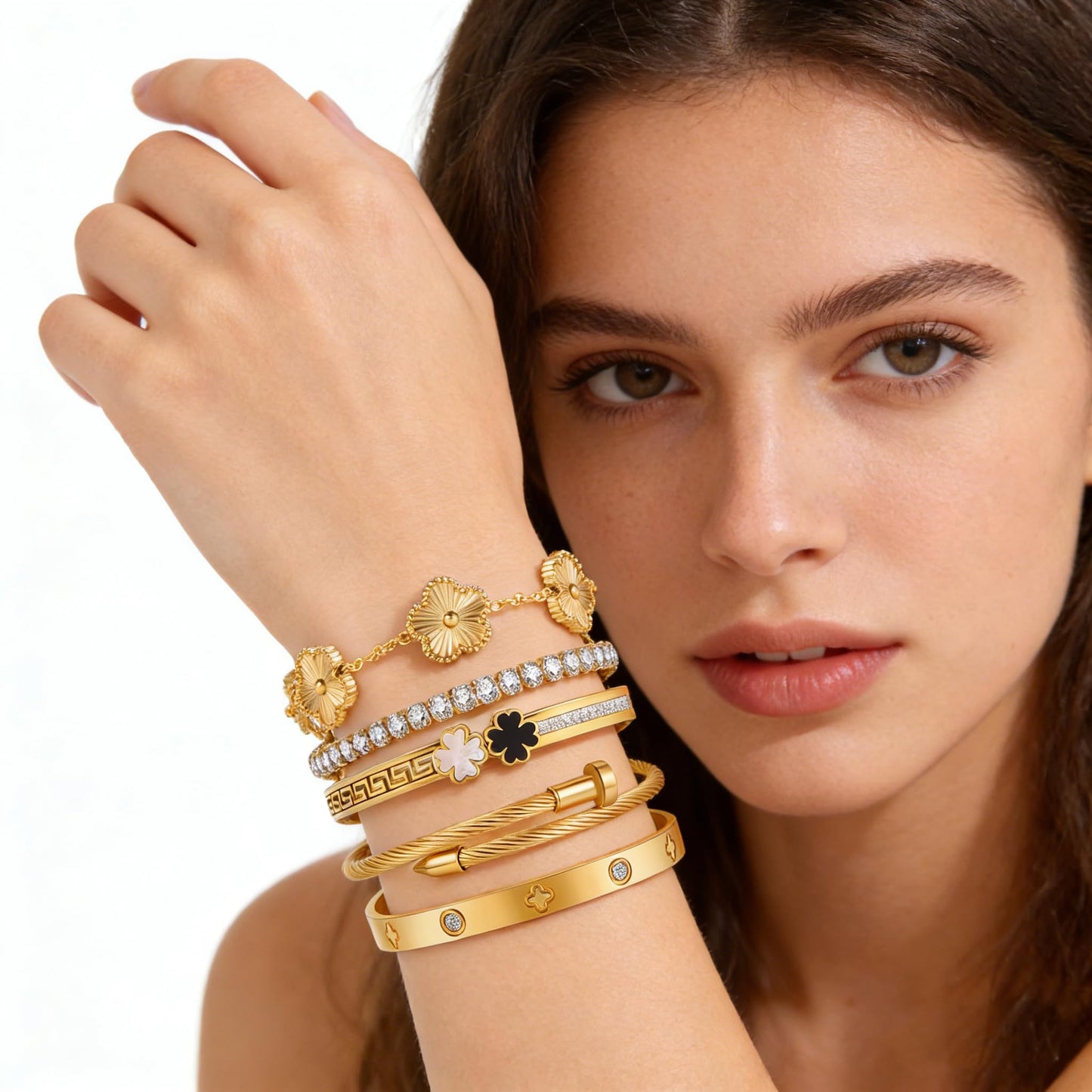 Camhanno 5pcs Gold Stackable Bracelet Set for Women - Stainless Steel Non-Tarnish Clover Lucky Charm Bangle Jewelry, Trendy Gift for Girlfriend/Wife on Christmas Valentine's Birthday