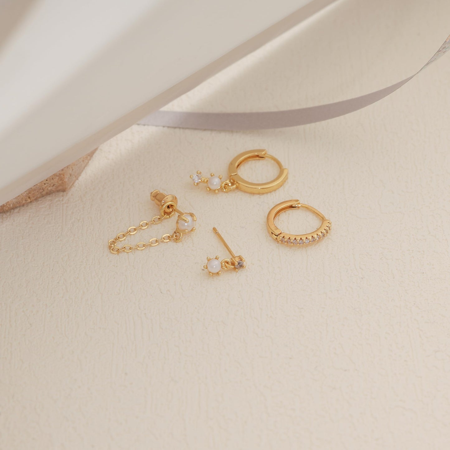 SELFROSE Gold Earrings Set For Women,Dainty Chain Earring Stack 14K Gold Plated Huggie Earrings for Women Trendy Hypoallergenic Drop Dangle Earrings Cute Fashion Small Hoops Fashion Jewelry