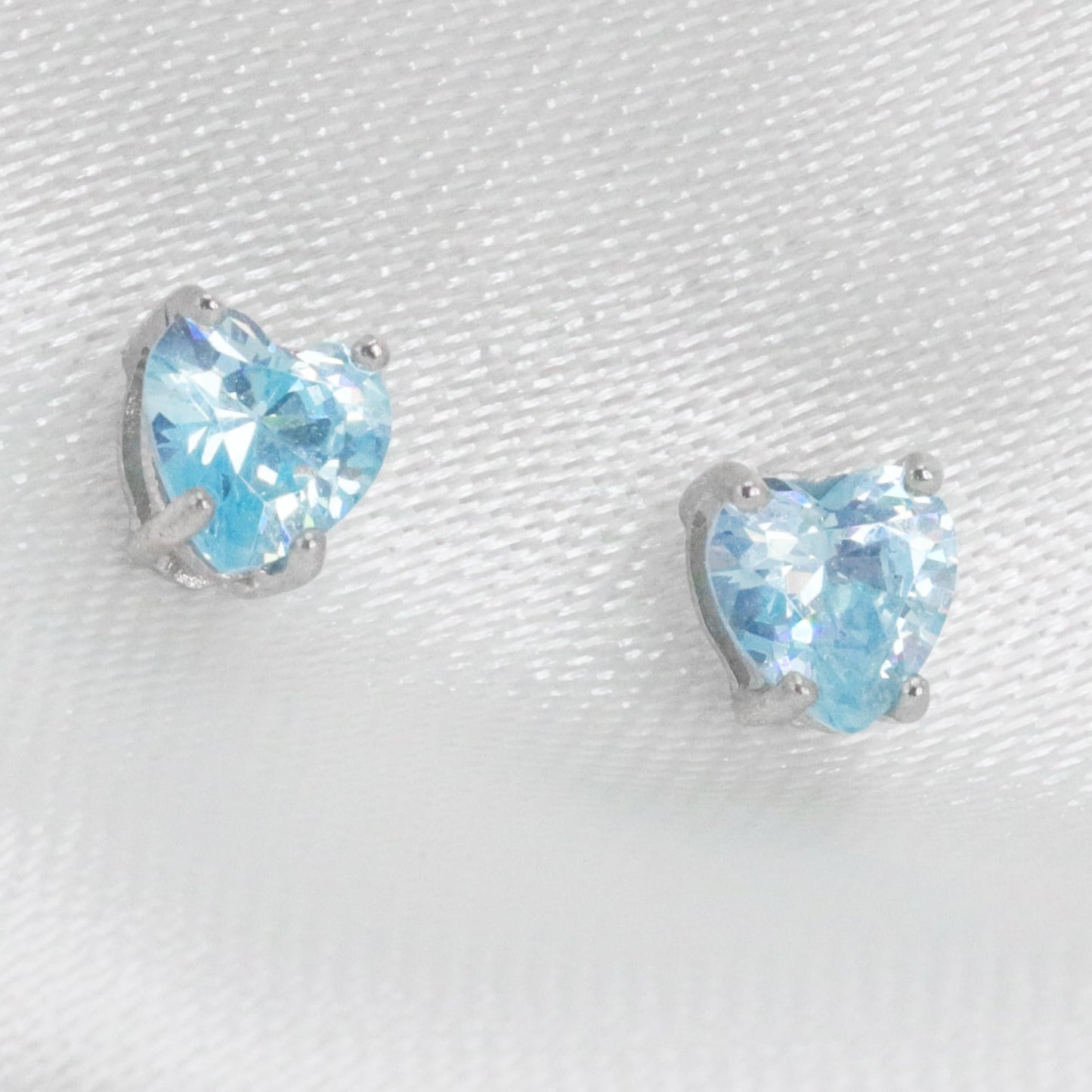 Belinda Jewelz - Heart Stud Earrings, 5mm Cubic Zirconia Heart Earrings with Prong Setting, 925 Sterling Silver Earrings Studs, Aquamarine Blue Stud Earrings for Women