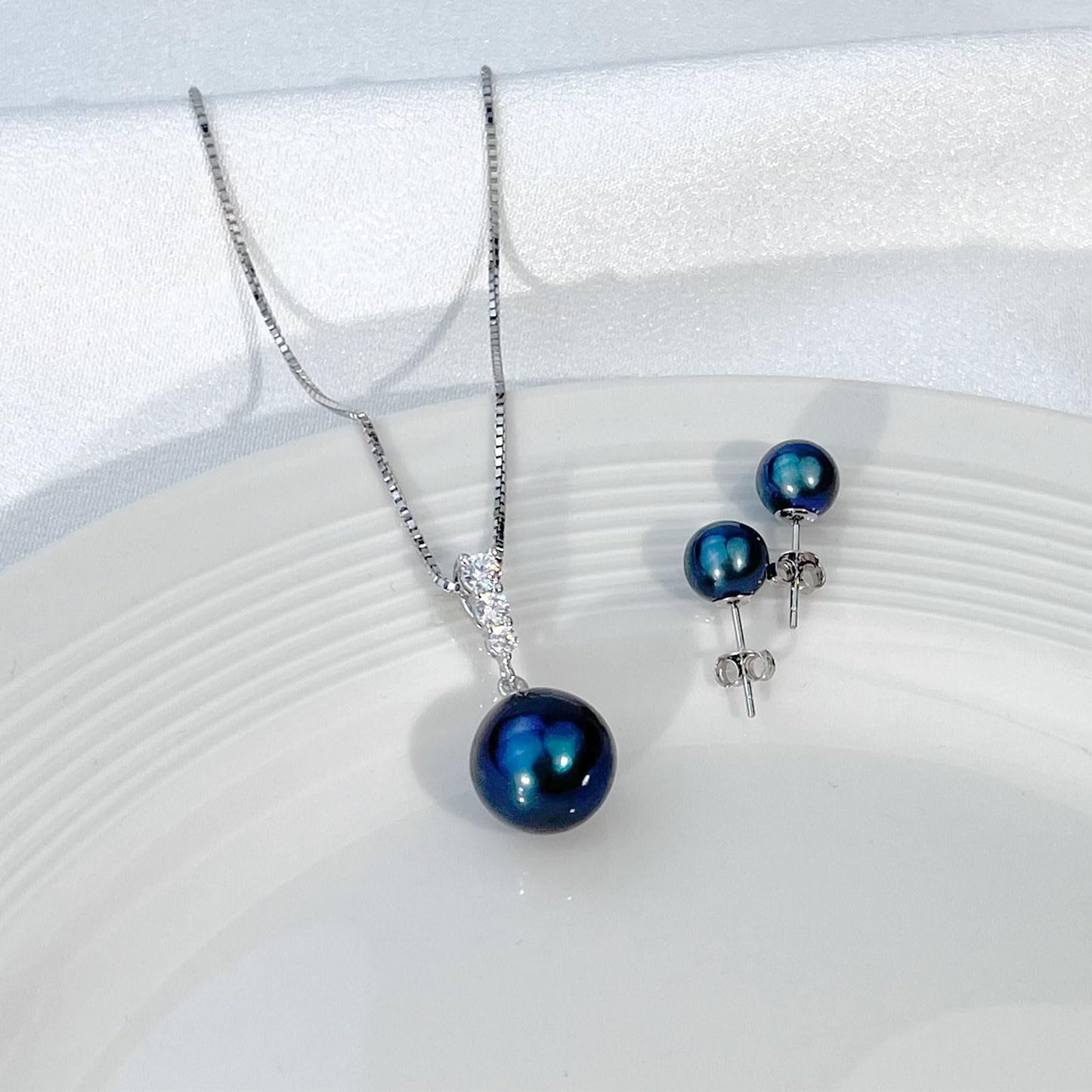 YAMI Black Tahitian Pearl Necklace and Earrings Set, Saltwater Cultured Pearl, 925 Sterling Silver Necklace, Elegant and Luxurious Jewelry Gift for Women for Anniversaries, Birthdays, and Mother's Day
