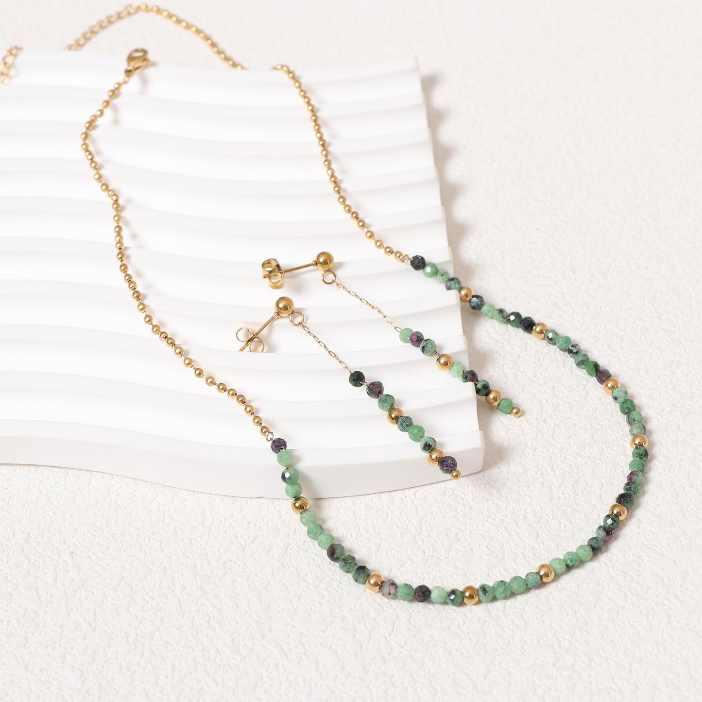 TaYolnFaSo Round Ruby Zoisite Beads Jewelry Set for Women 18K Gold Plated Ruby Zoisite Necklace and Earrings Set Gift for Girlfriend