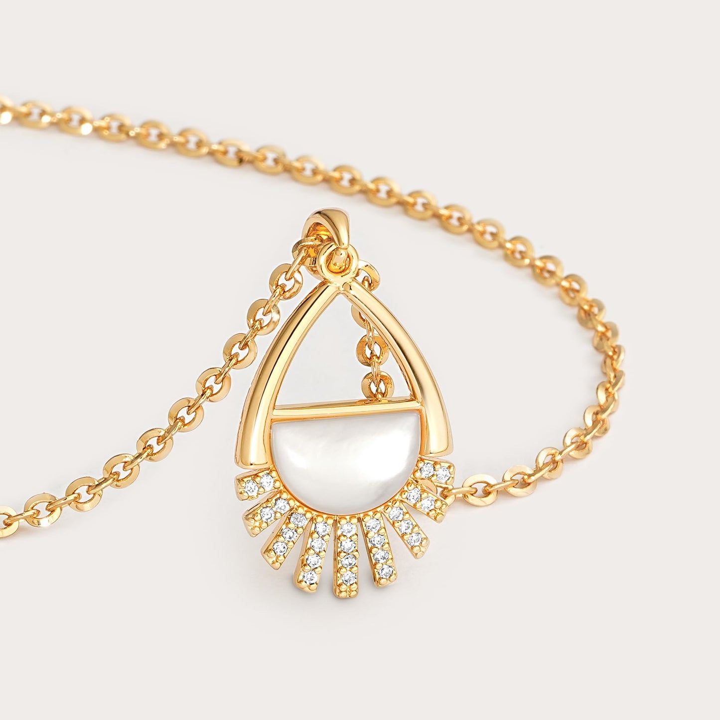 Fettero Dainty MOP Necklaces for Women, 14K Gold Plated Teardrop Pendant Cute Charm Neclace Delicate Pearl Beach Gold Necklace for Women Jewelry Gift